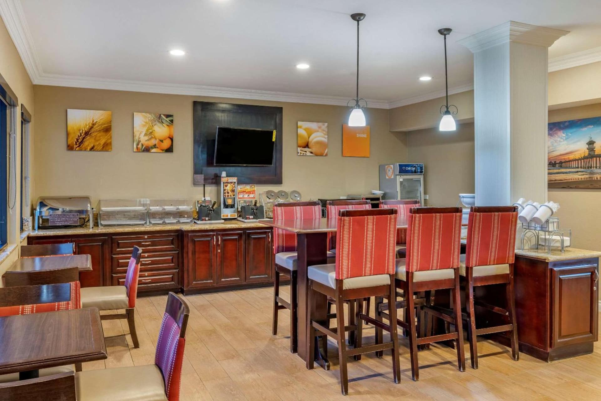 Comfort Inn & Suites Huntington Beach gallery photo in Huntington Beach, CA — image 8