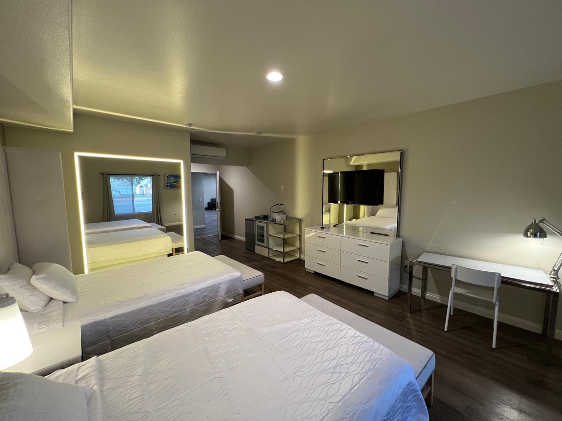ASPIRE INN & SUITES Orange gallery photo in Orange, CA — image 17