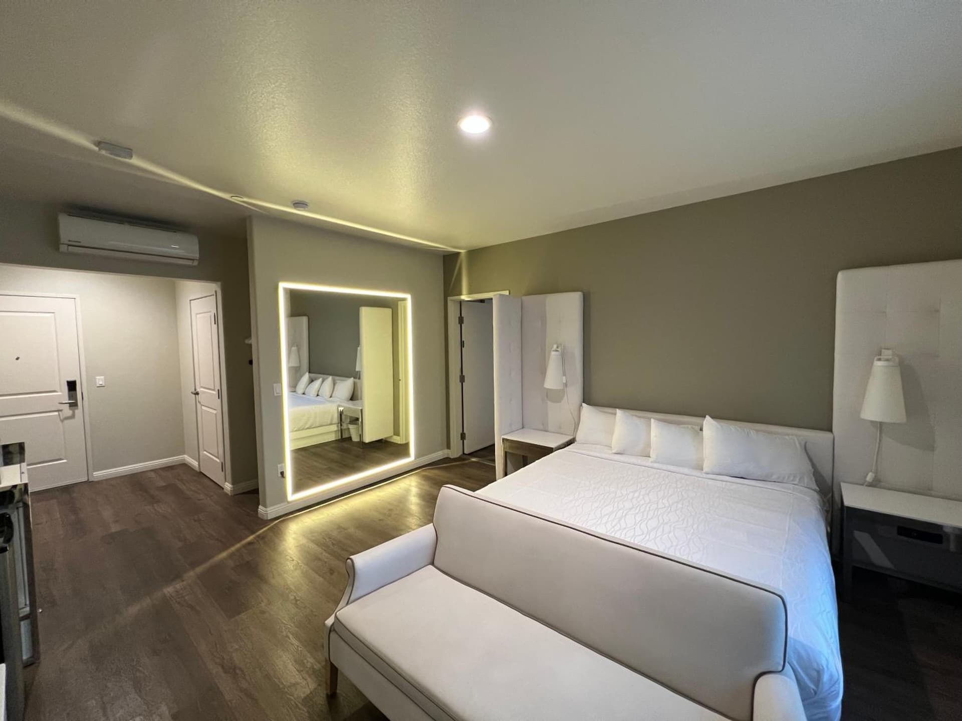 ASPIRE INN & SUITES Orange gallery photo in Orange, CA — image 11