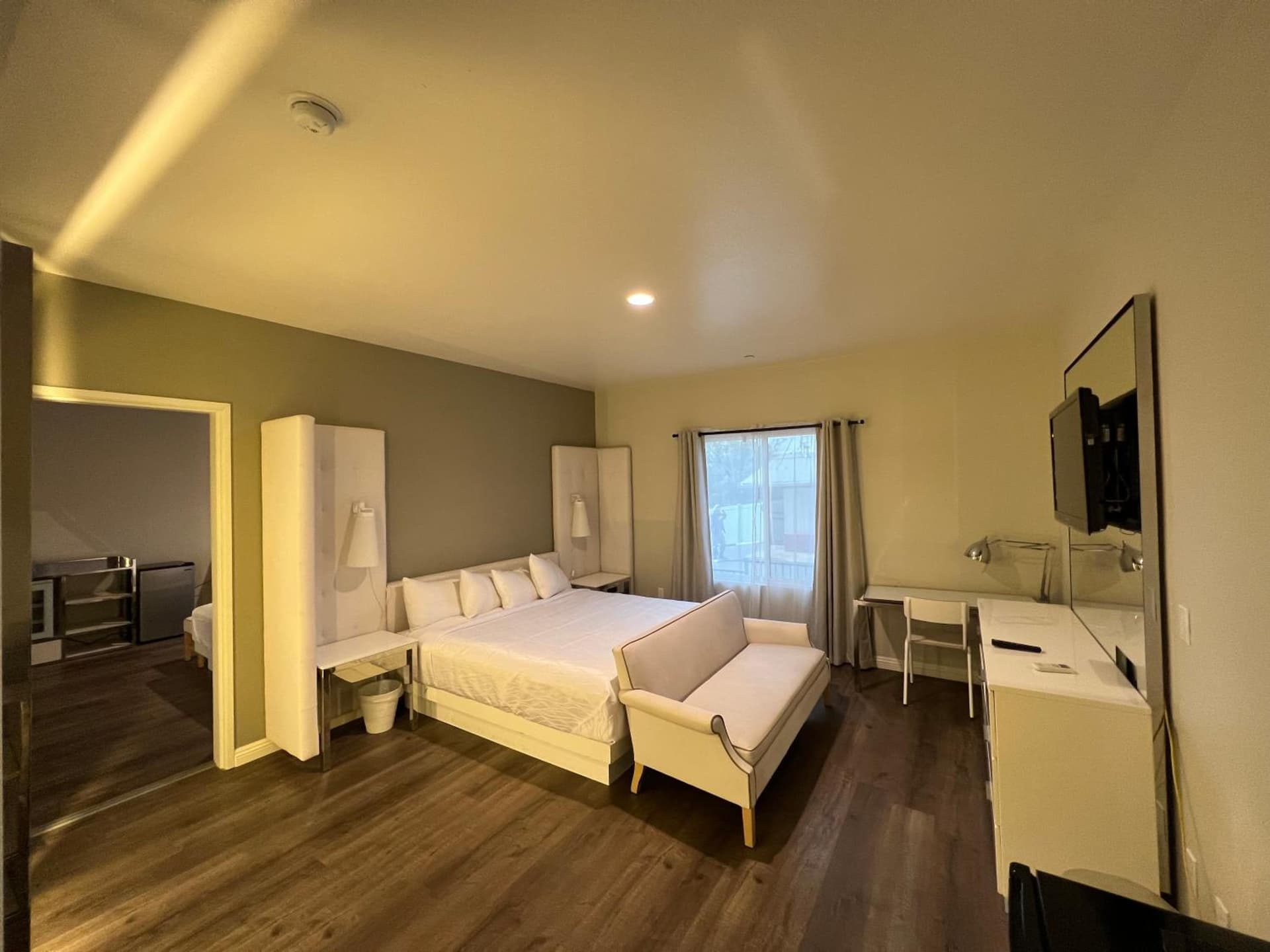 ASPIRE INN & SUITES Orange gallery photo in Orange, CA — image 12