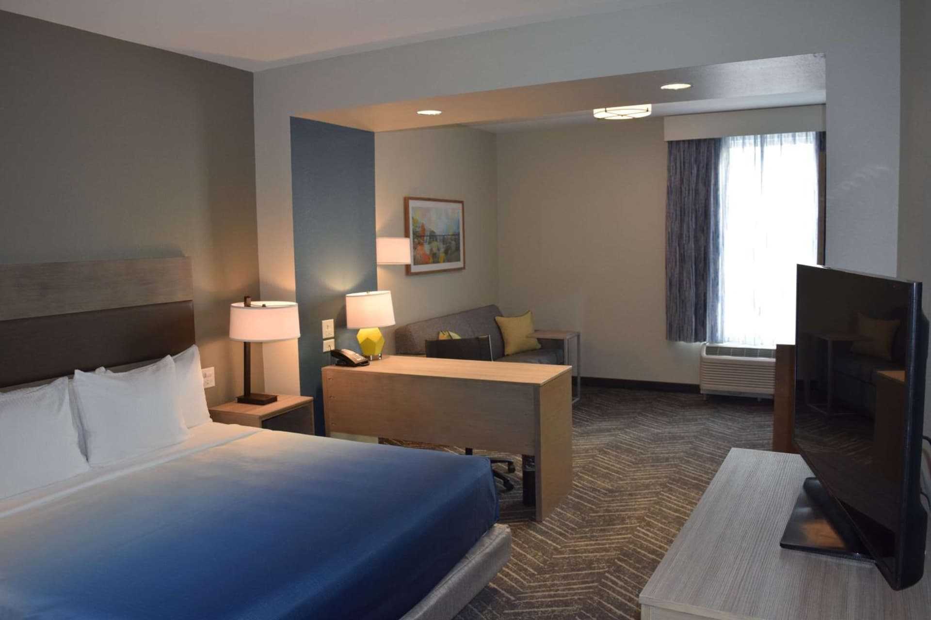 La Quinta Inn & Suites by Wyndham Middletown-Goshen gallery photo in Middletown, NY — image 35