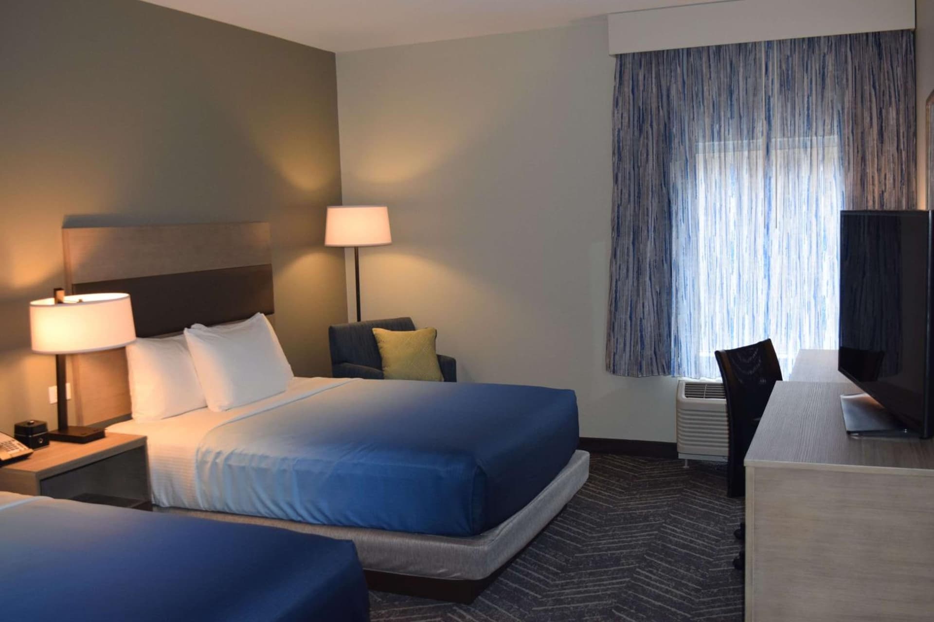 La Quinta Inn & Suites by Wyndham Middletown-Goshen gallery photo in Middletown, NY — image 30