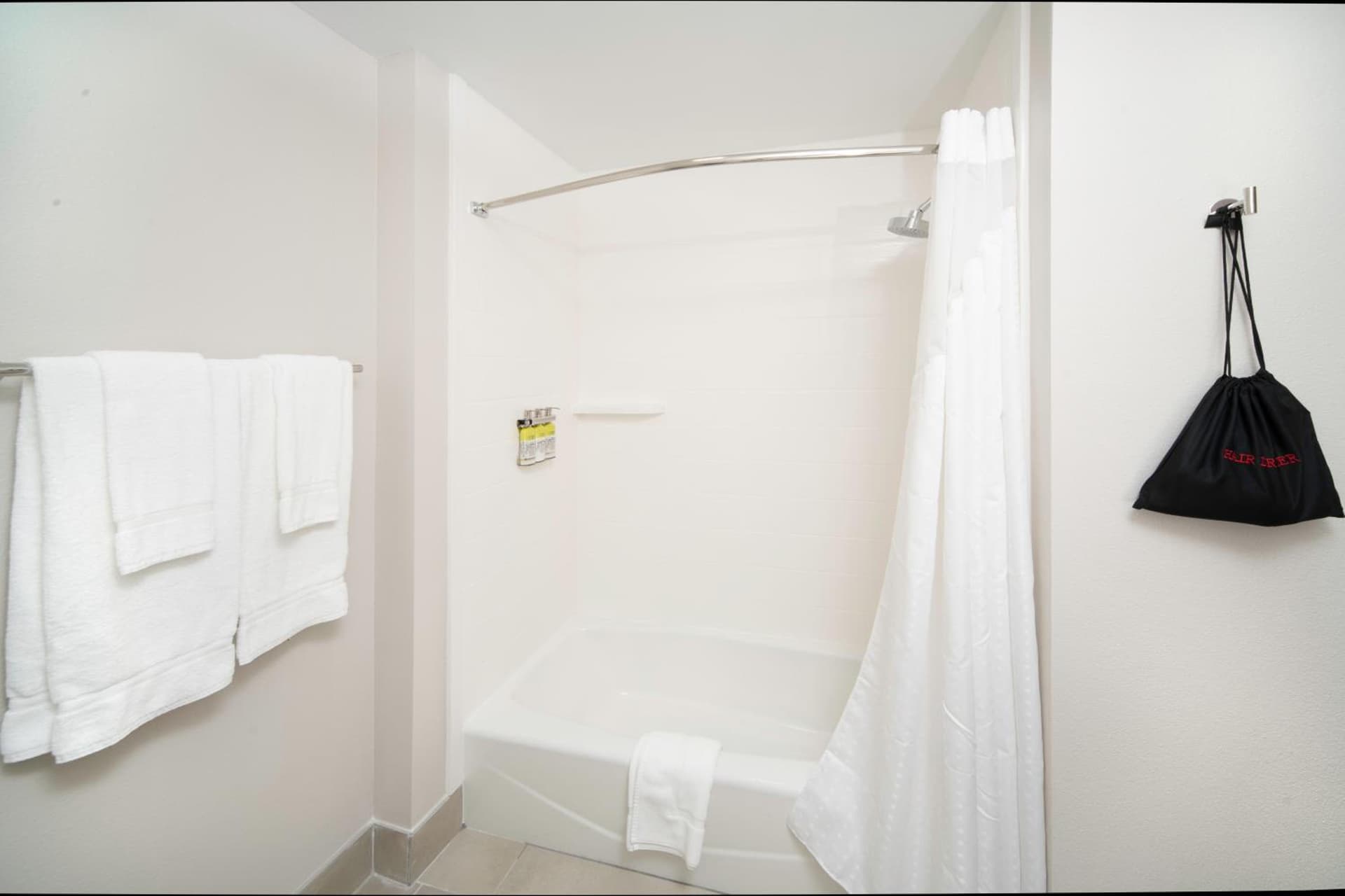 Holiday Inn Express & Suites - Fort Myers Airport by IHG gallery photo in Fort Myers, FL — image 38