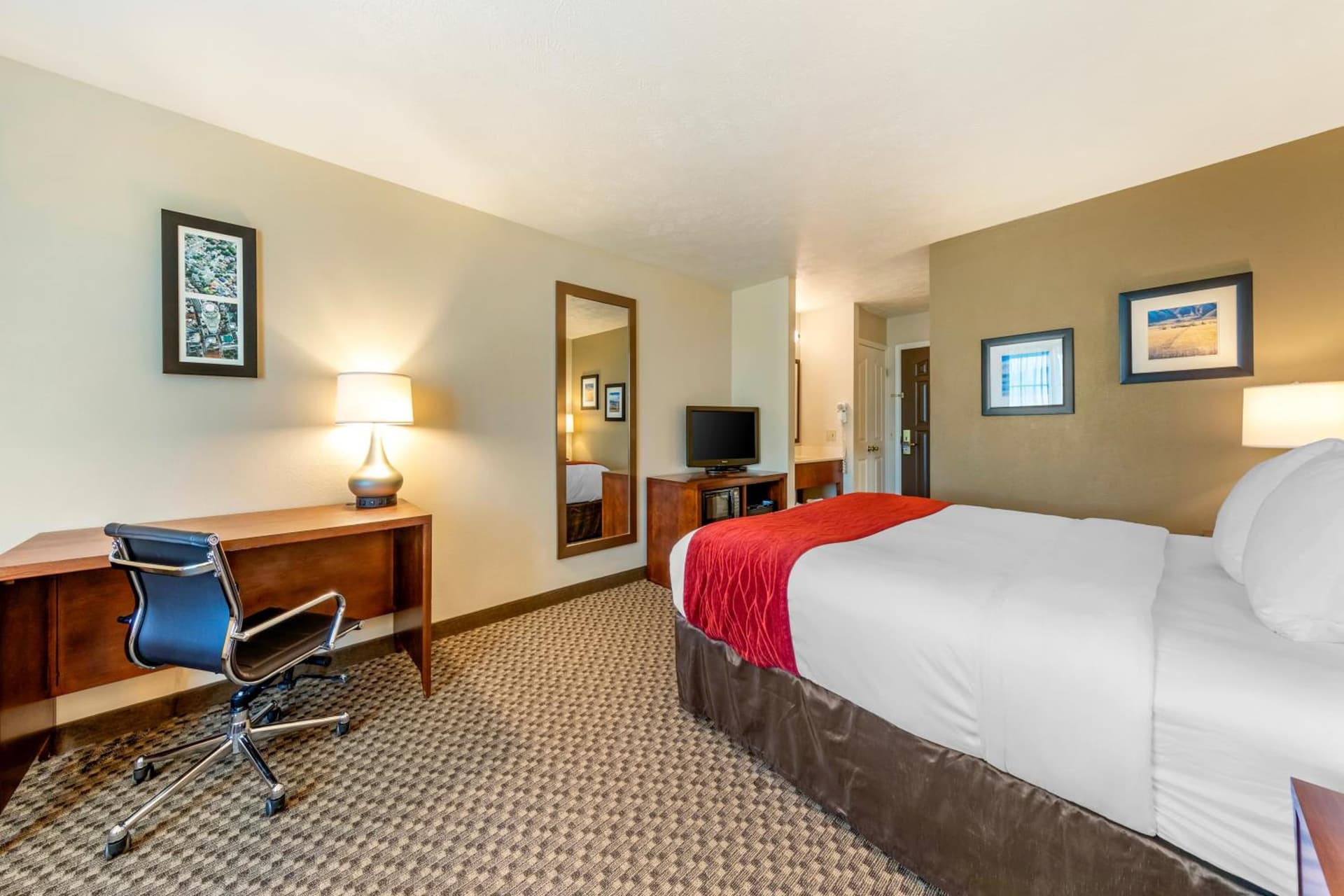 Comfort Inn & Suites Lancaster Antelope Valley gallery photo in Lancaster, CA — image 24