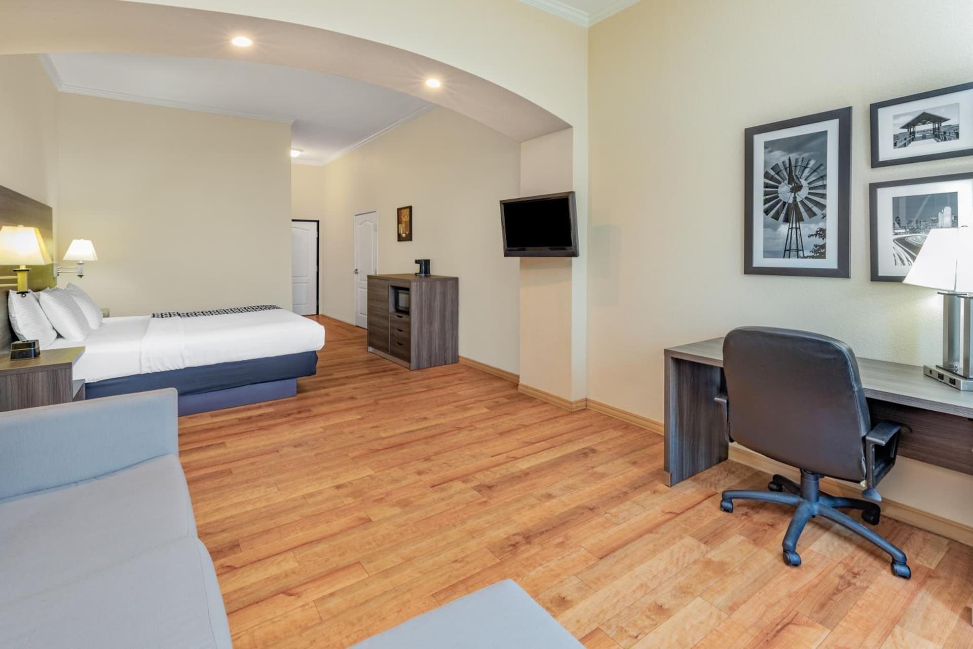 La Quinta by Wyndham Garland Harbor Point gallery photo in Garland, TX — image 46