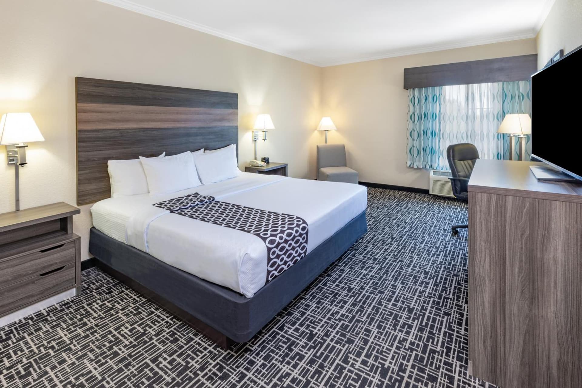 La Quinta by Wyndham Garland Harbor Point gallery photo in Garland, TX — image 69