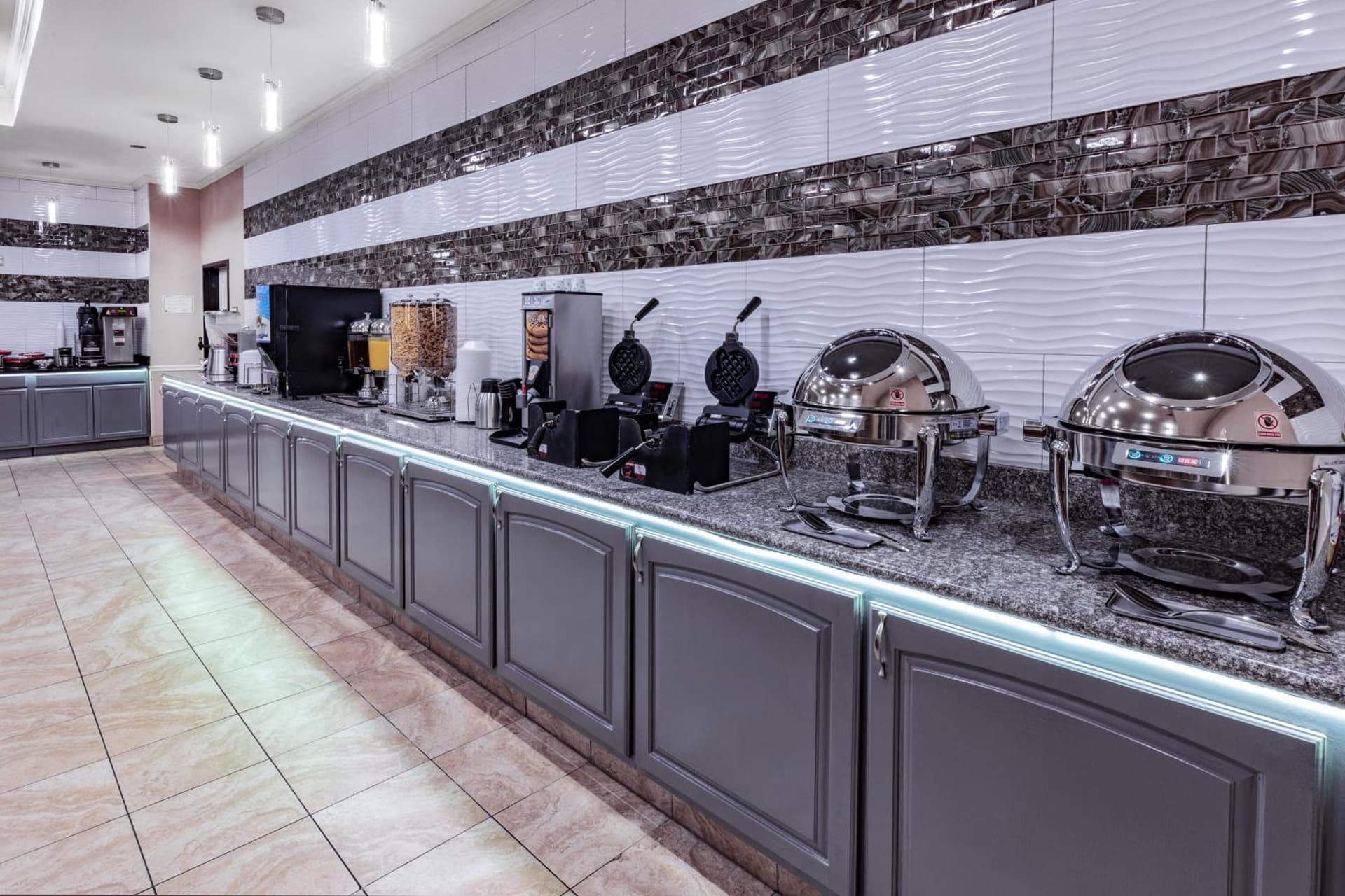La Quinta by Wyndham Garland Harbor Point gallery photo in Garland, TX — image 72