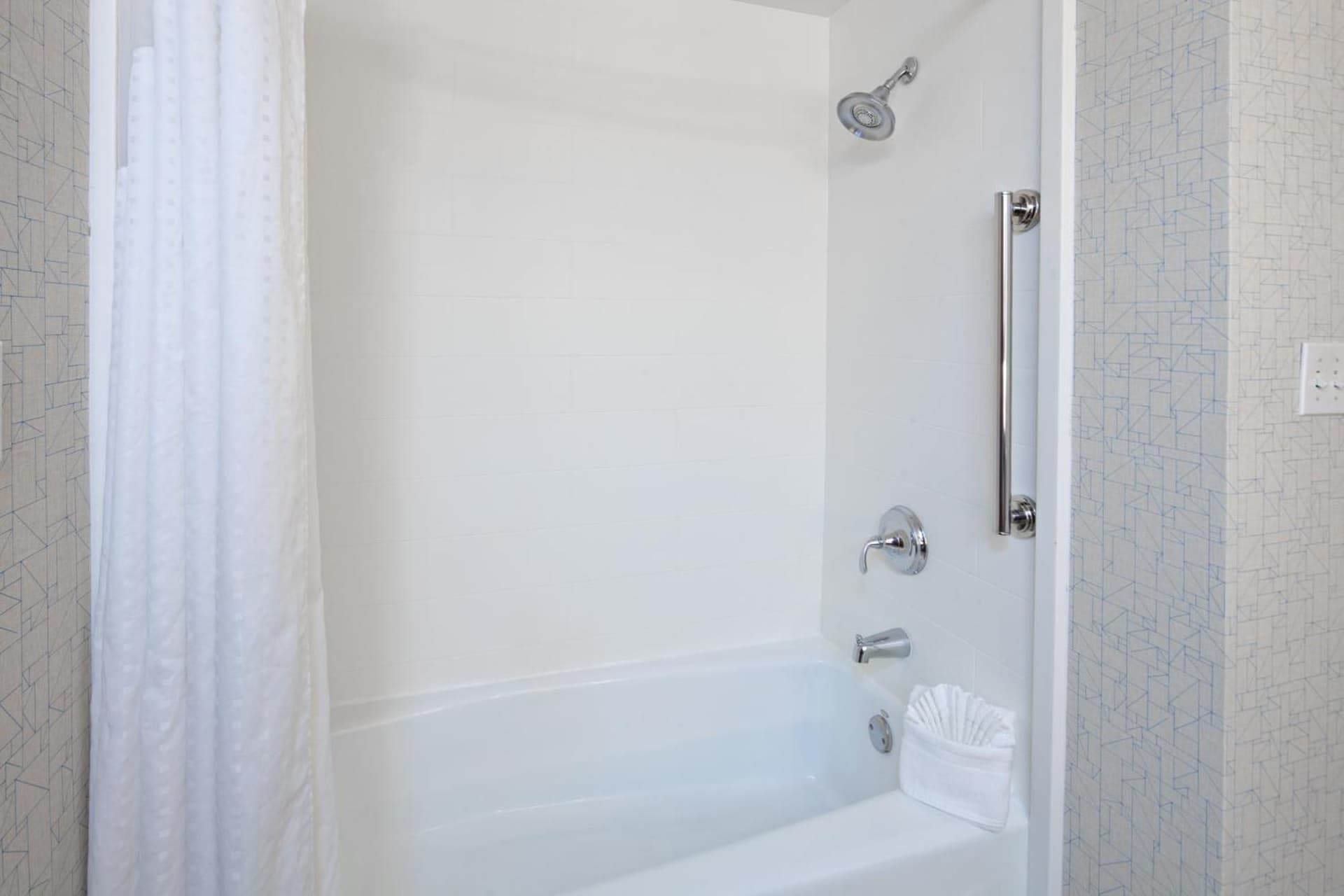 Holiday Inn Express & Suites Oakland - Airport by IHG gallery photo in Oakland, CA — image 31
