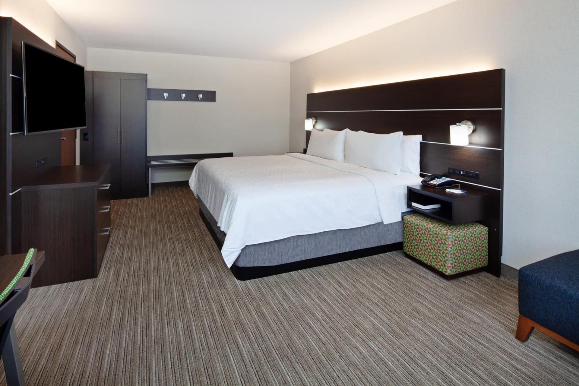 Holiday Inn Express & Suites Oakland - Airport by IHG property views in Oakland, CA — gallery photo 3