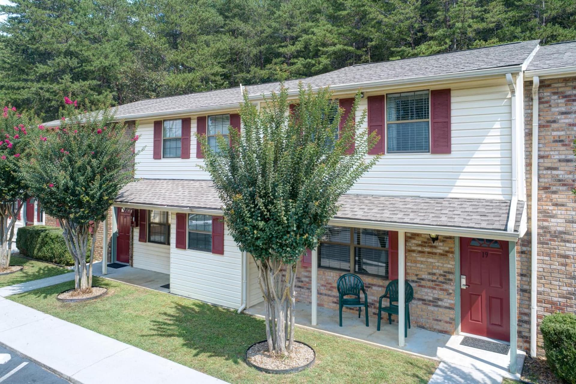 Mountain Meadows featured exterior or lobby in Pigeon Forge, TN — similar hotel