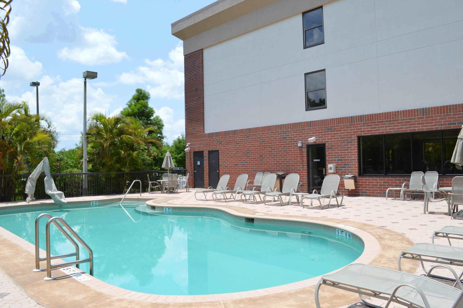 Days Inn & Suites by Wyndham Fort Myers Near JetBlue Park gallery photo in Fort Myers, FL — image 19