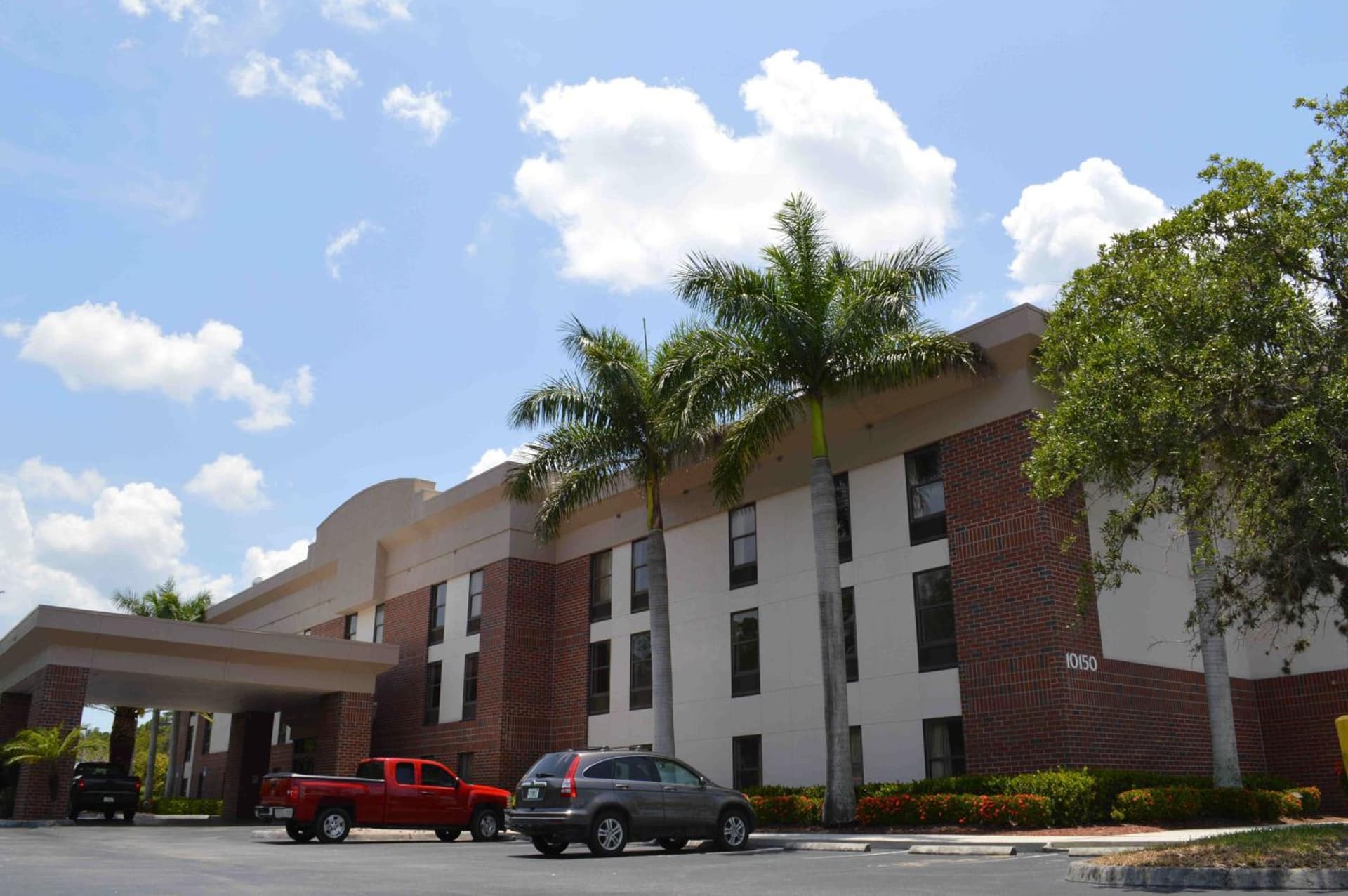 Days Inn & Suites by Wyndham Fort Myers Near JetBlue Park gallery photo in Fort Myers, FL — image 6