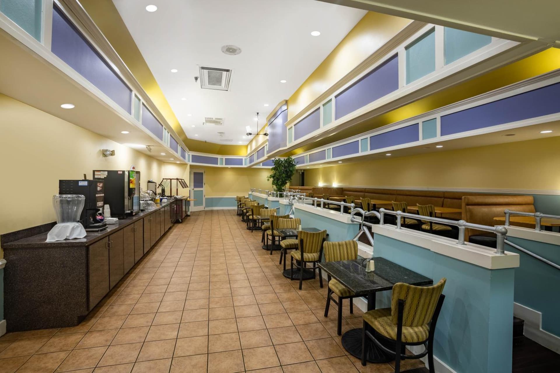 Days Inn by Wyndham Mobile I-65 gallery photo in Mobile, AL — image 9