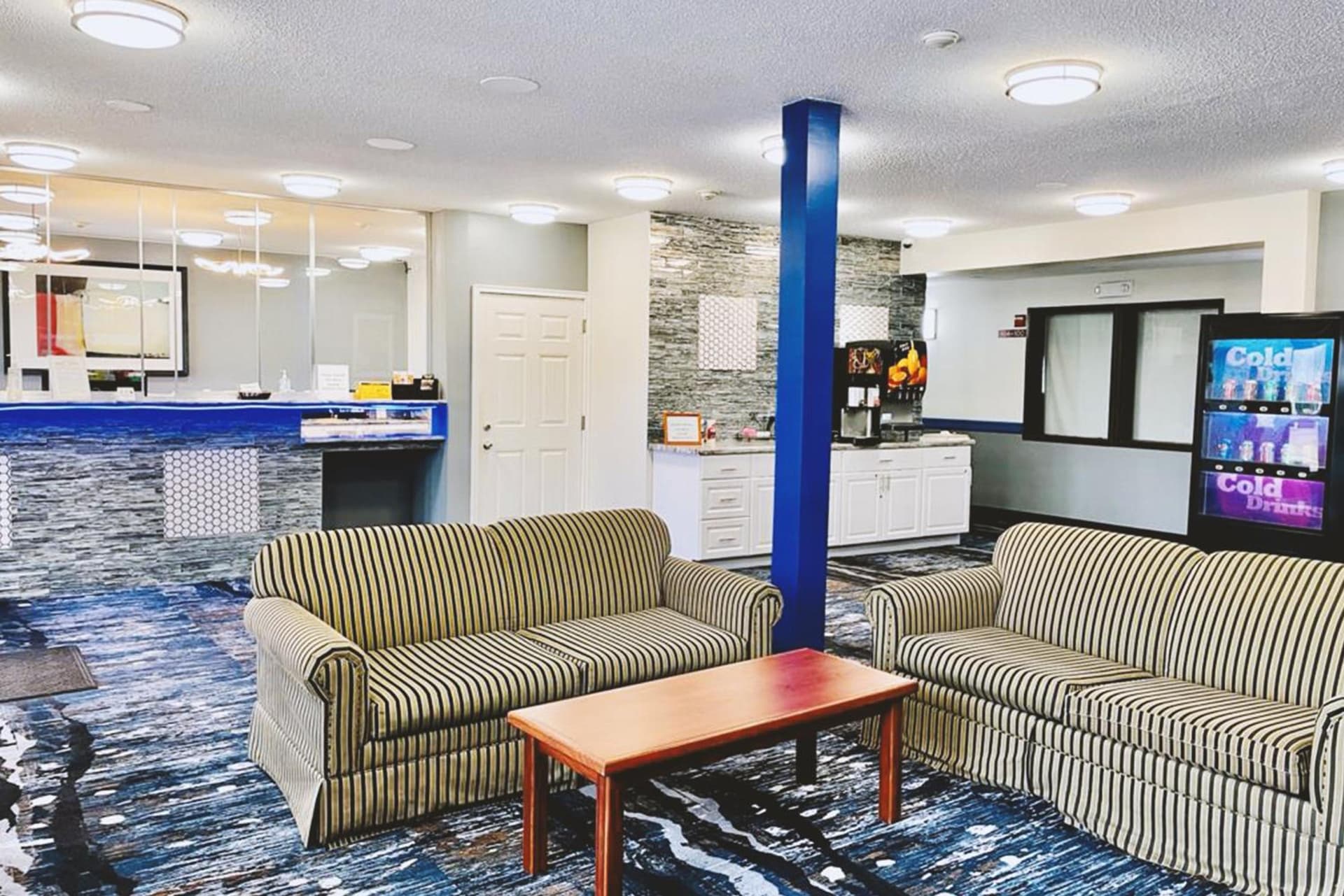 Coratel Inn & Suites by Jasper Northfield interior in Northfield, MN — gallery photo 2
