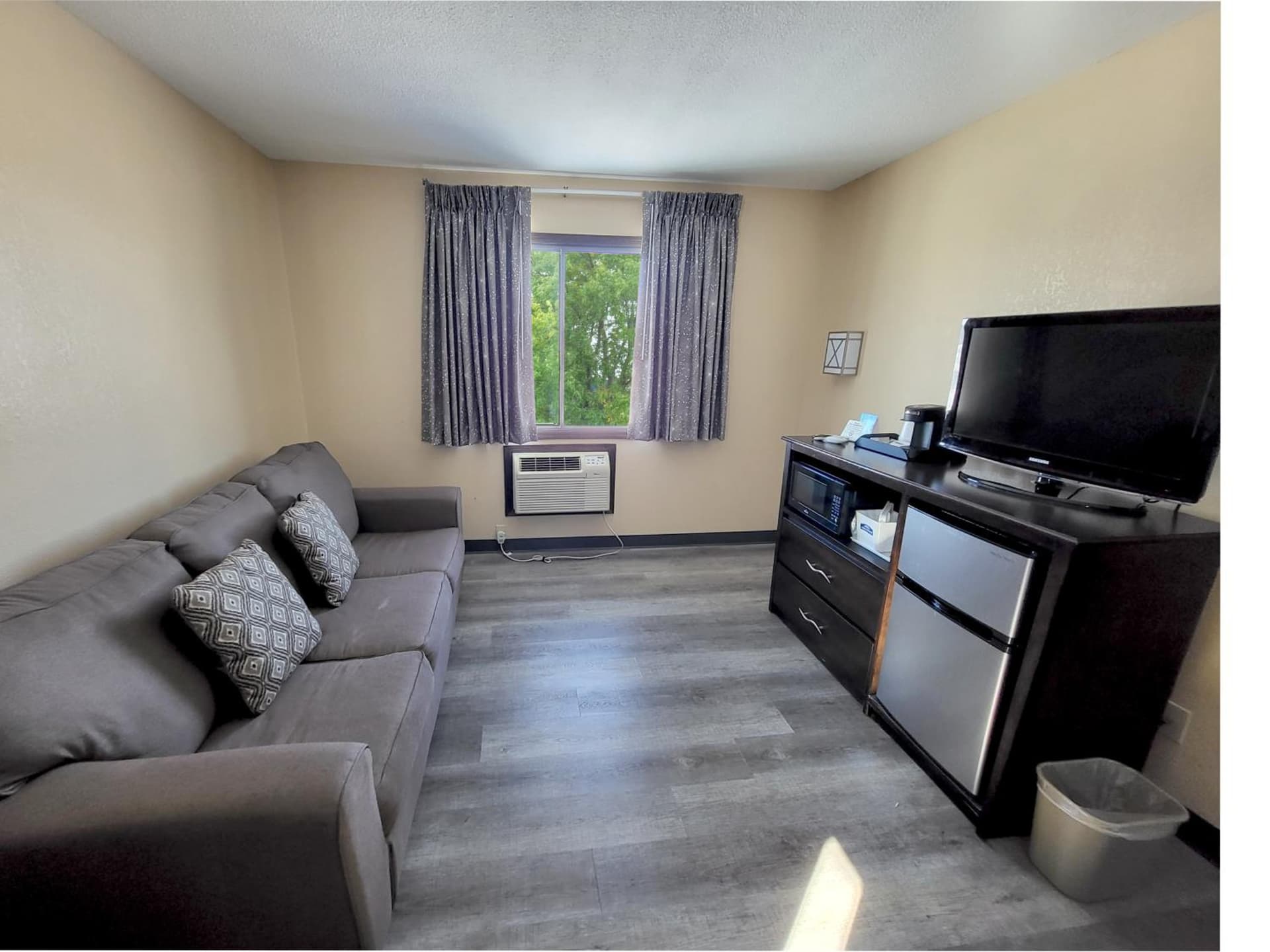 Howard Johnson by Wyndham Waterloo/Cedar Falls gallery photo in Waterloo, IA — image 26