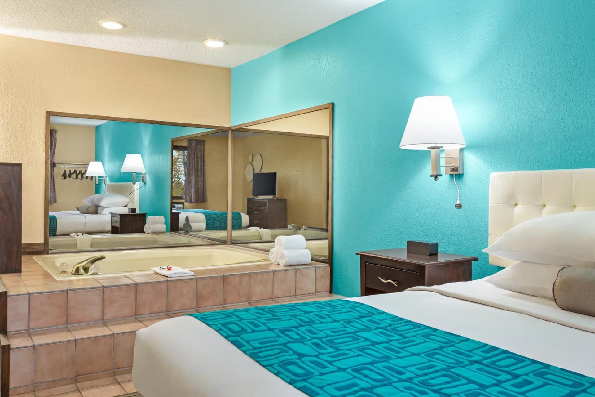 Howard Johnson by Wyndham Waterloo/Cedar Falls gallery photo in Waterloo, IA — image 10