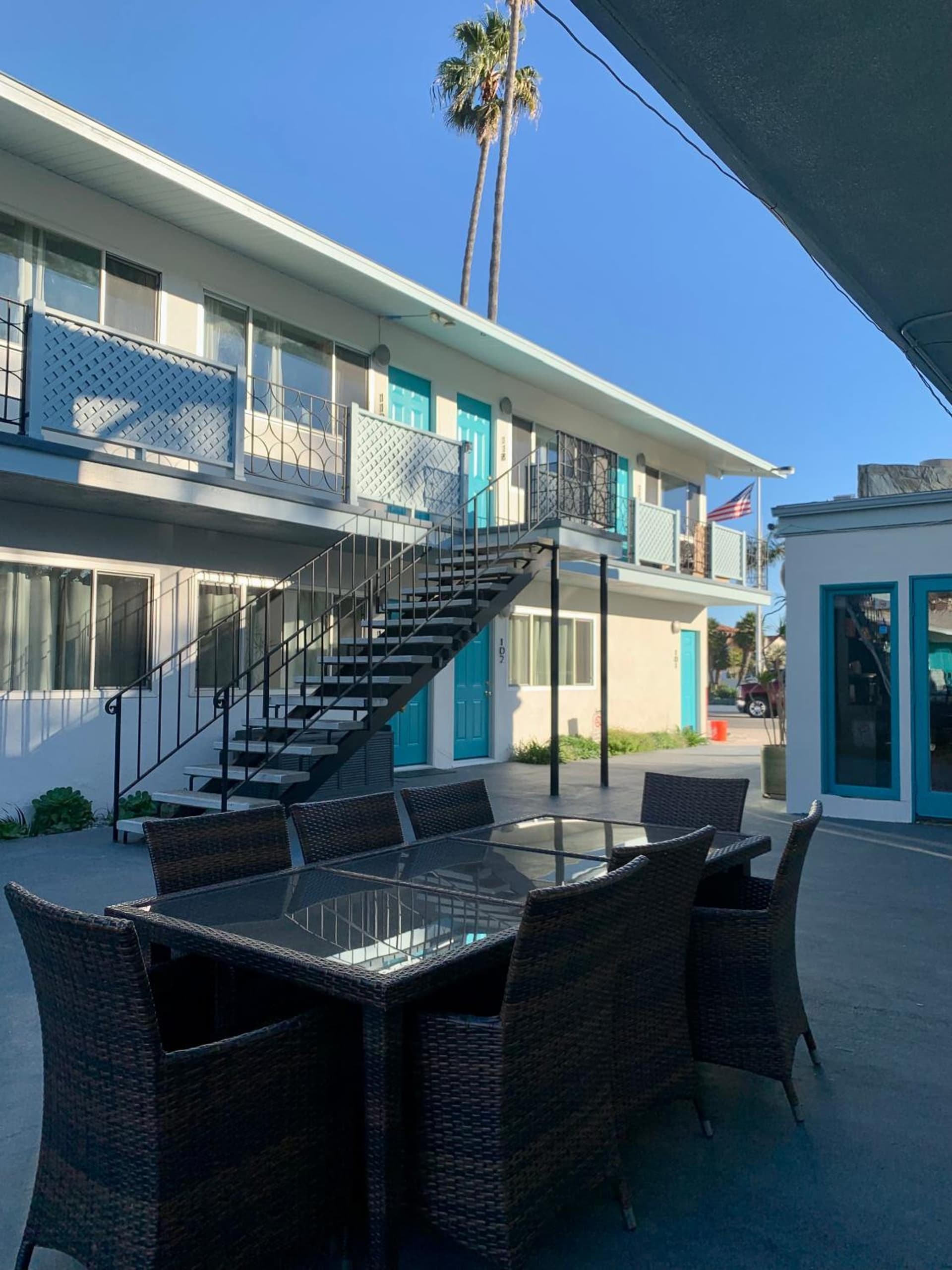 Inn at East Beach gallery photo in Santa Barbara, CA — image 6