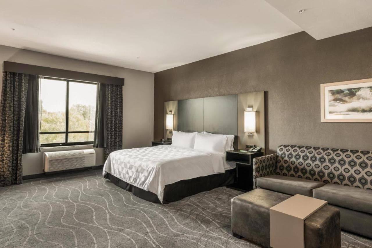 Holiday Inn & Suites Silicon Valley - Milpitas by IHG interior in Milpitas, CA — gallery photo 2
