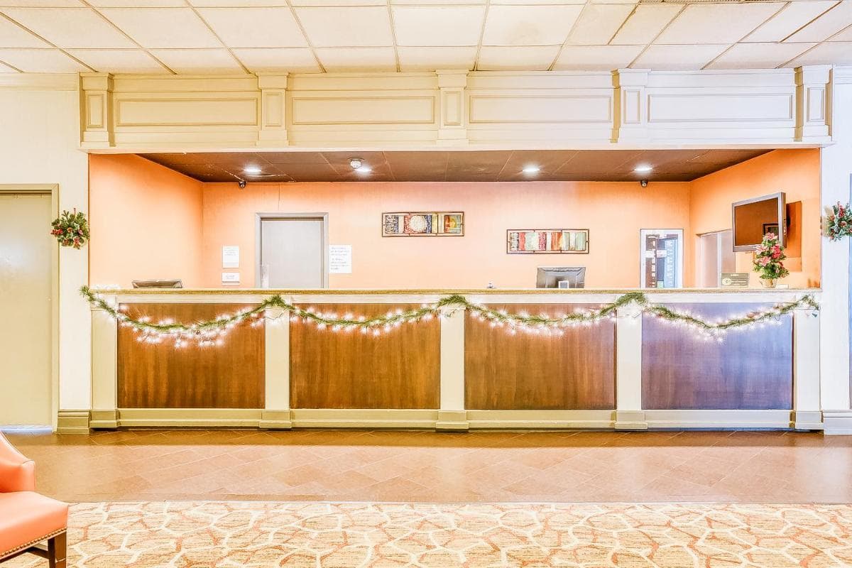 OYO Hotel Monroe LA I-20 interior in Monroe, LA — gallery photo 2