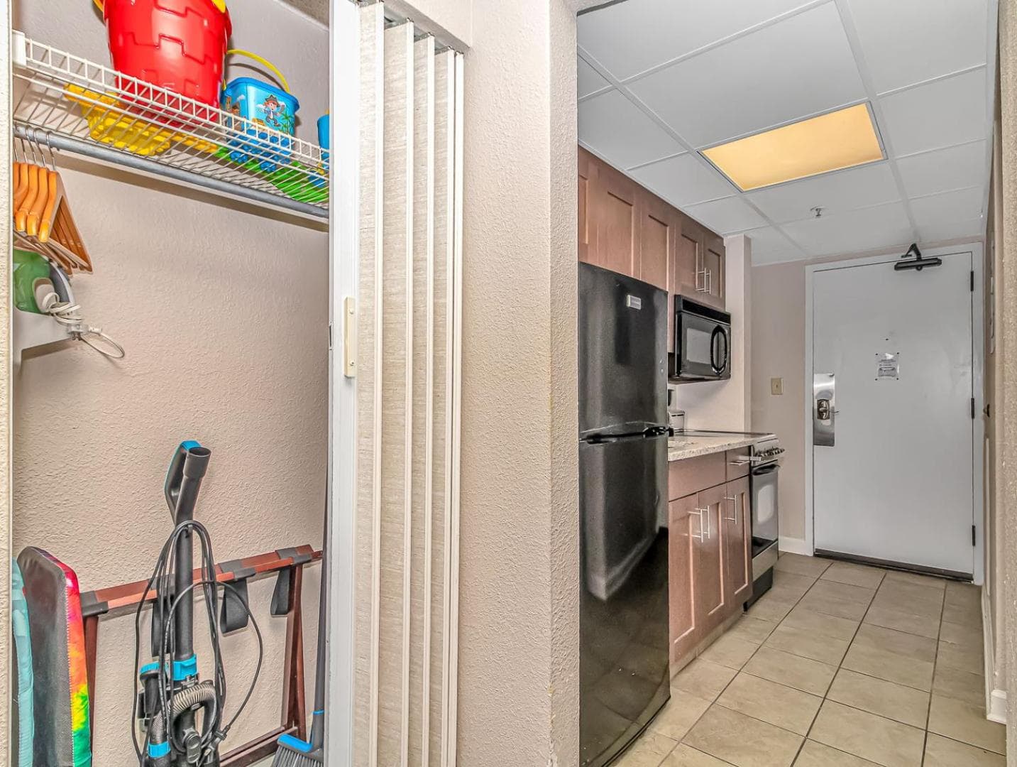 Holiday Pavilion 405 property views in Myrtle Beach, SC — gallery photo 3