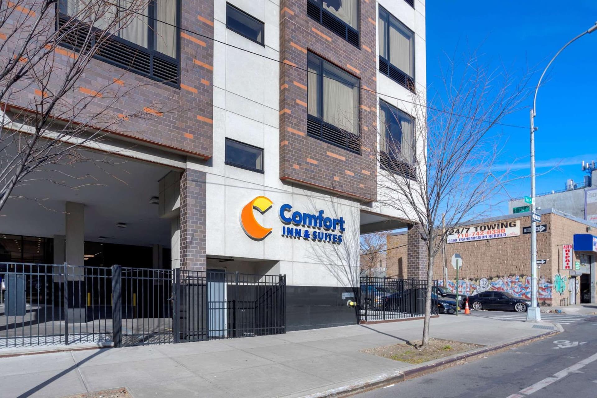 Comfort Inn & Suites near Stadium property views in Bronx, NY — gallery photo 3