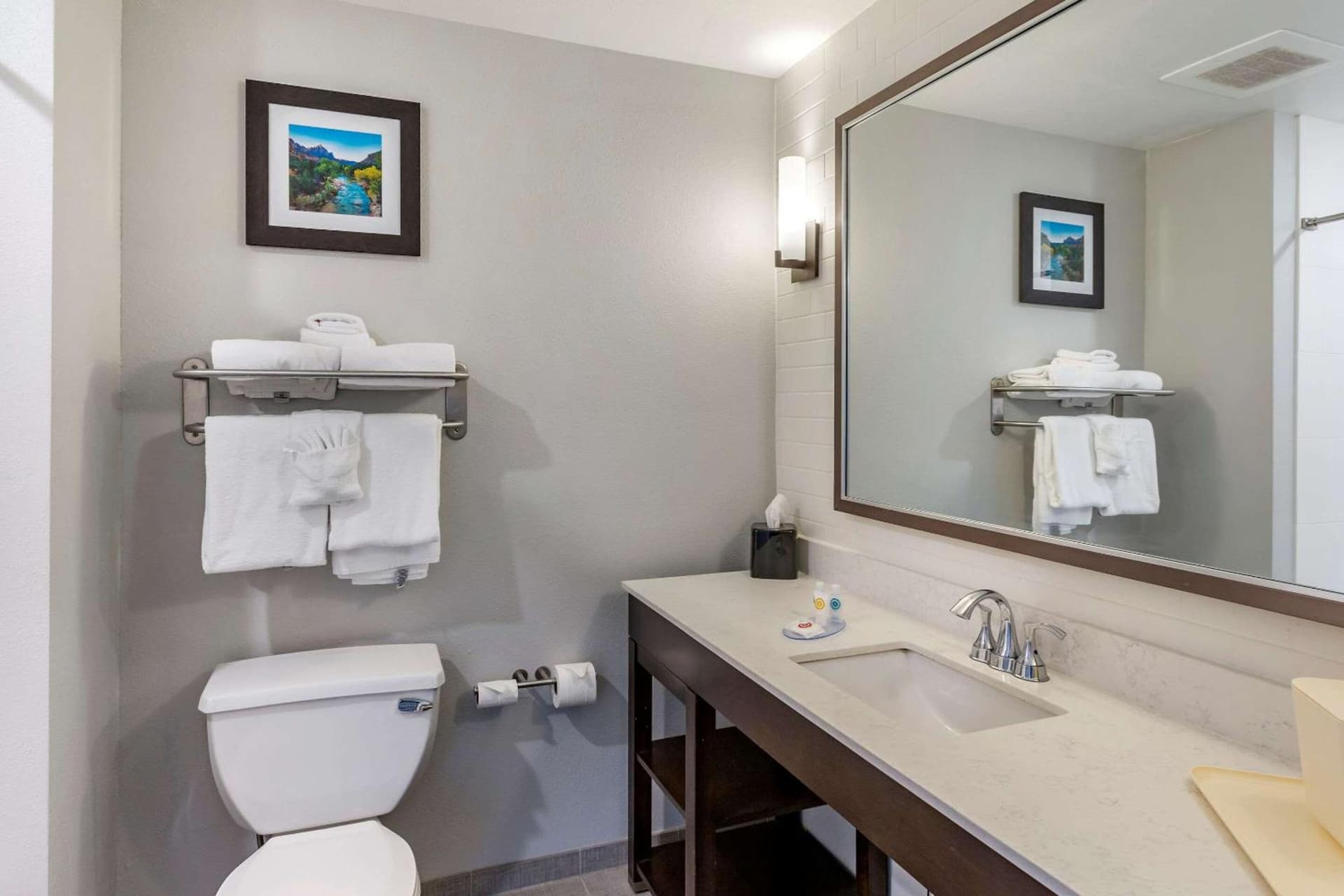 Comfort Inn & Suites Salt Lake City Airport gallery photo in Salt Lake City, UT — image 22