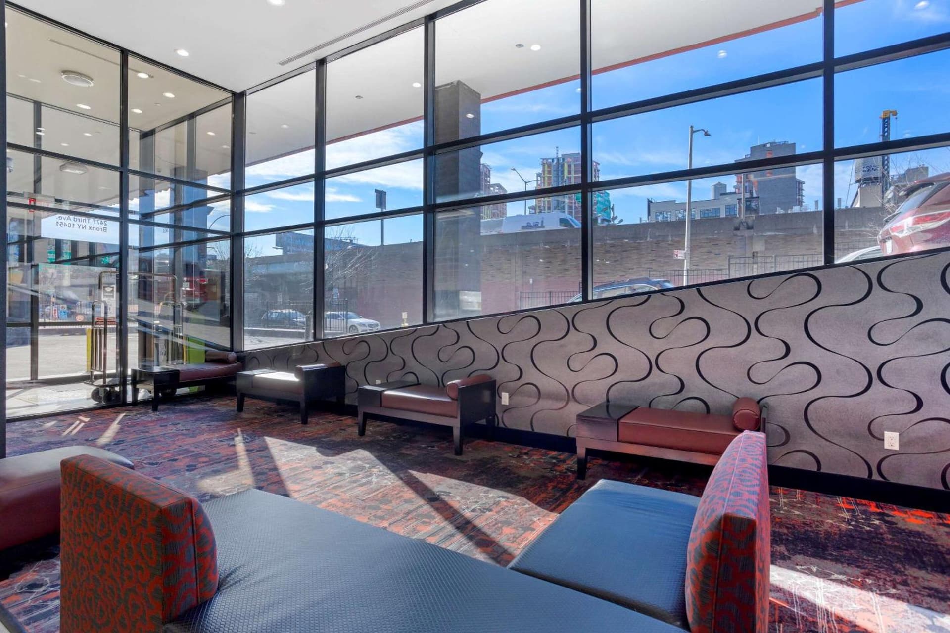 Comfort Inn & Suites near Stadium gallery photo in Bronx, NY — image 58