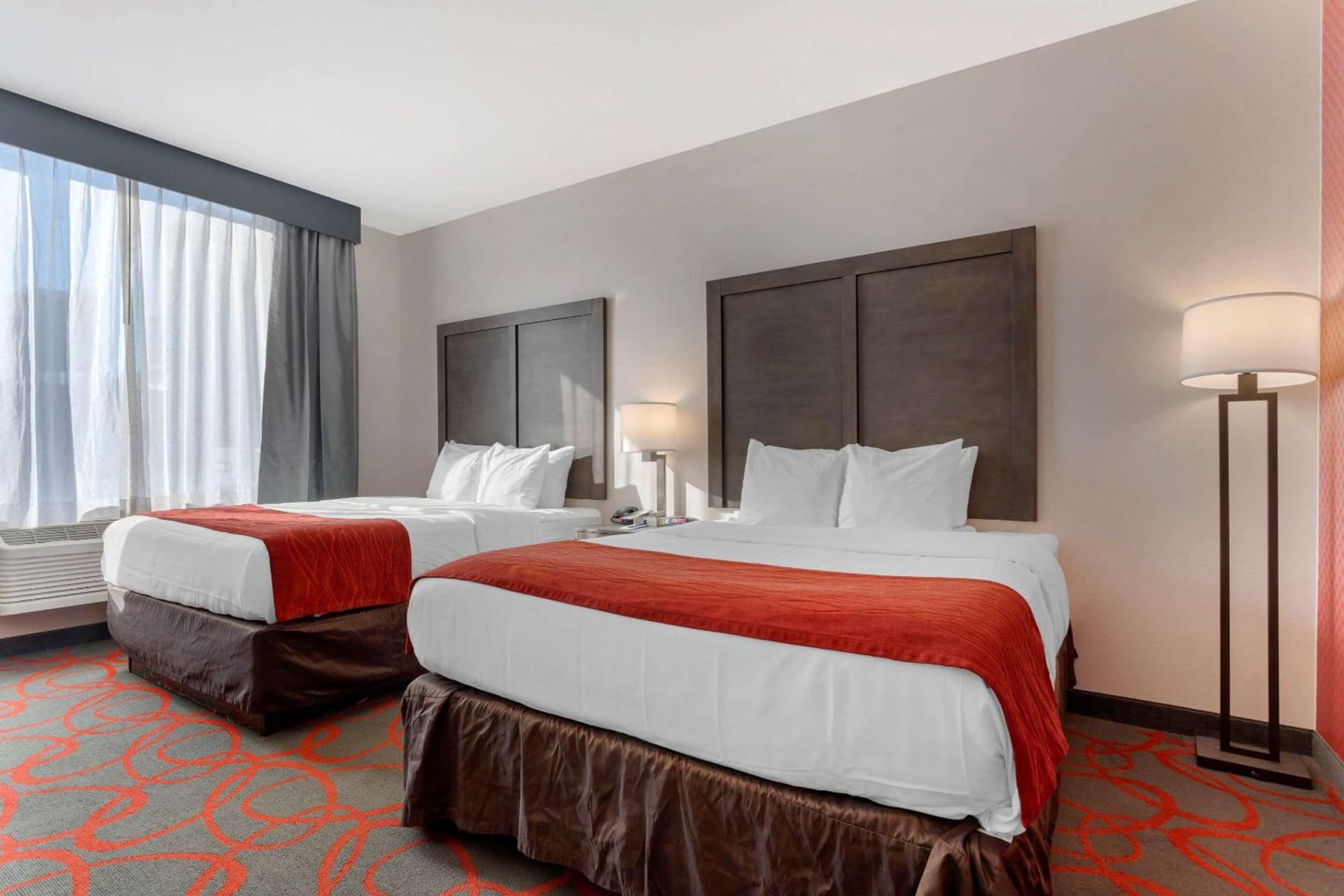 Comfort Inn & Suites near Stadium gallery photo in Bronx, NY — image 10