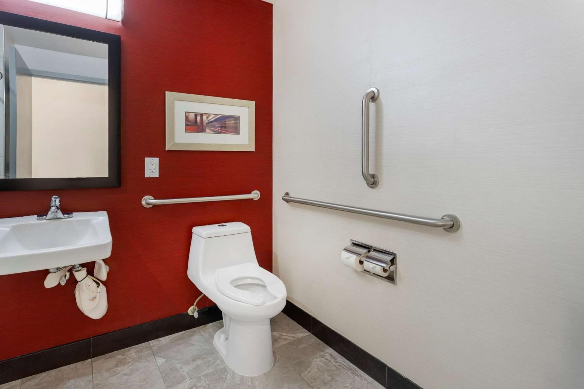 Comfort Inn & Suites near Stadium gallery photo in Bronx, NY — image 37