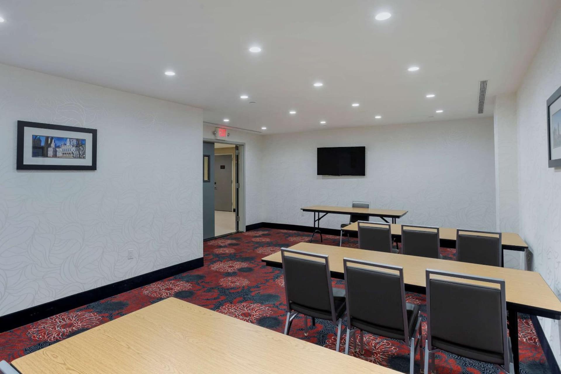Comfort Inn & Suites near Stadium gallery photo in Bronx, NY — image 49