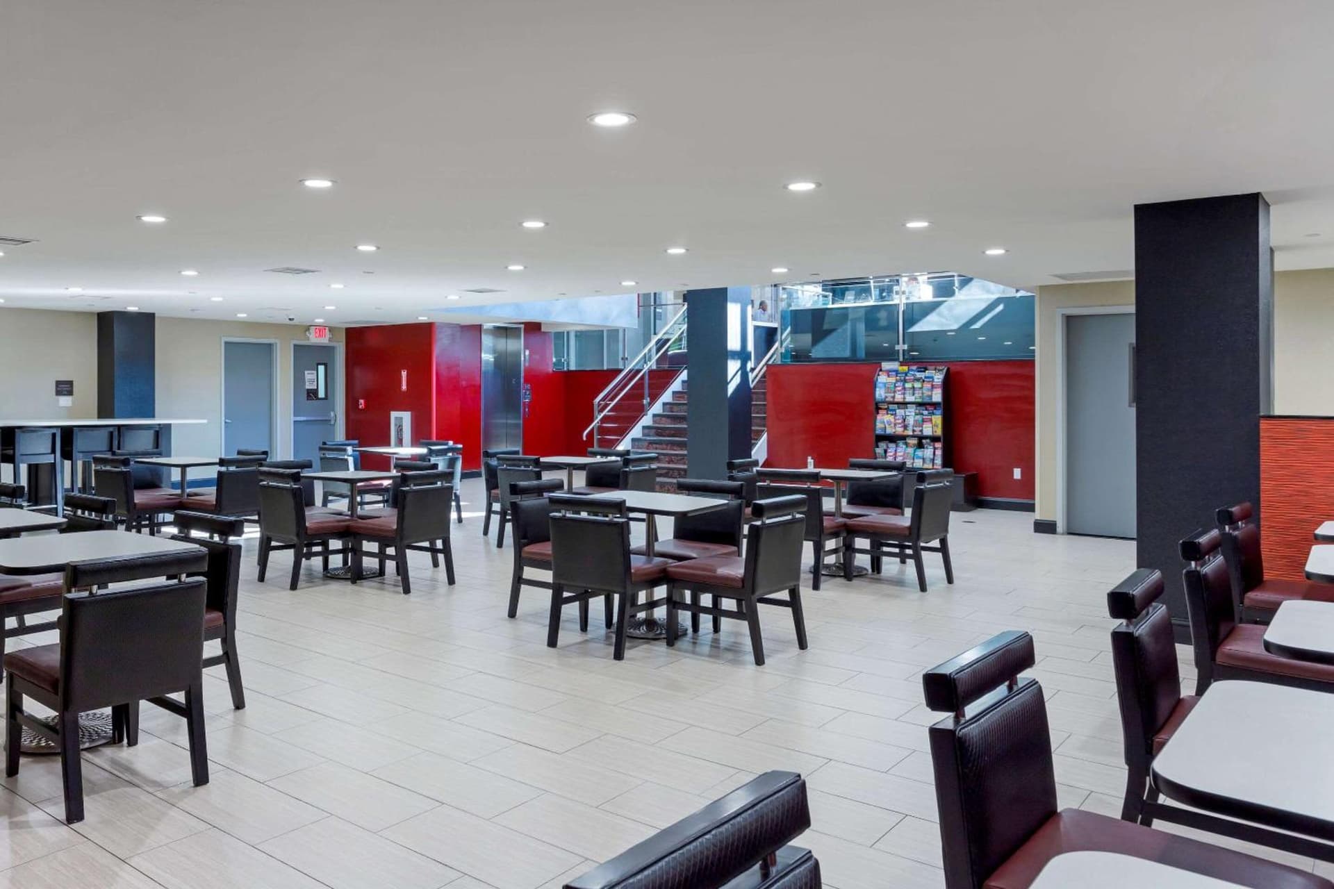 Comfort Inn & Suites near Stadium gallery photo in Bronx, NY — image 38