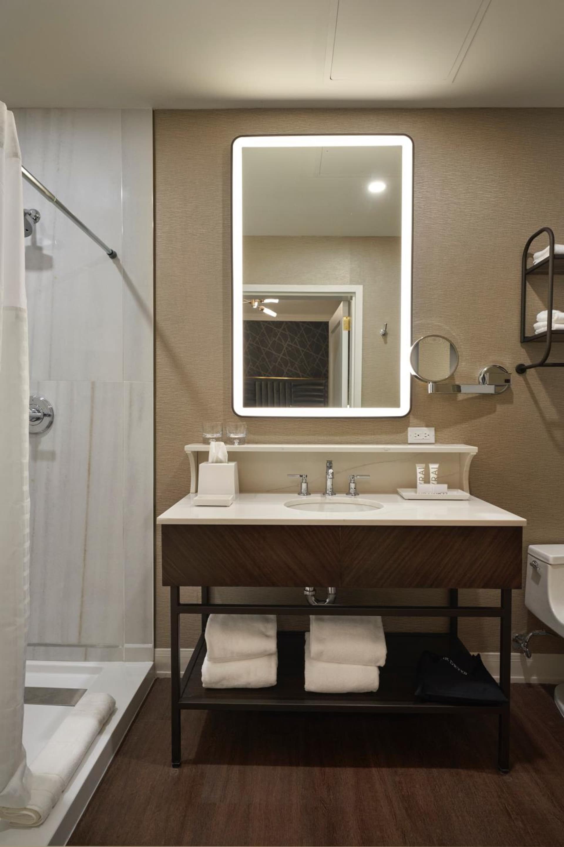 The Chateau Grande Hotel gallery photo in East Brunswick — image 34