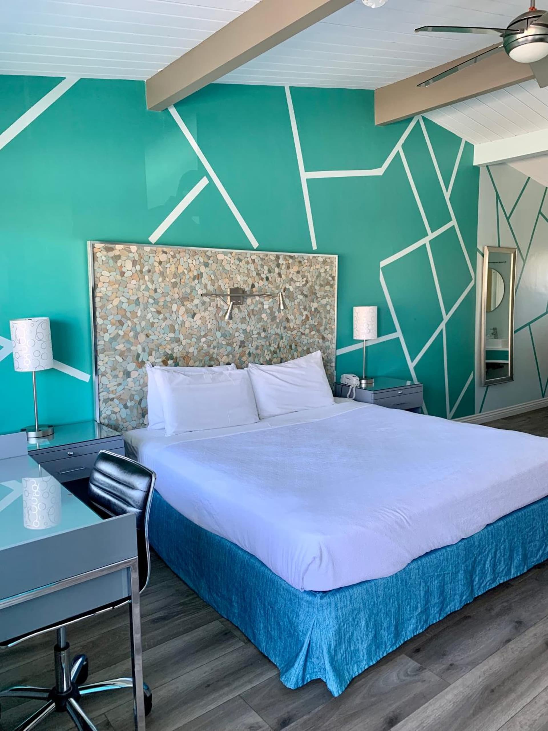 Inn at East Beach gallery photo in Santa Barbara, CA — image 13