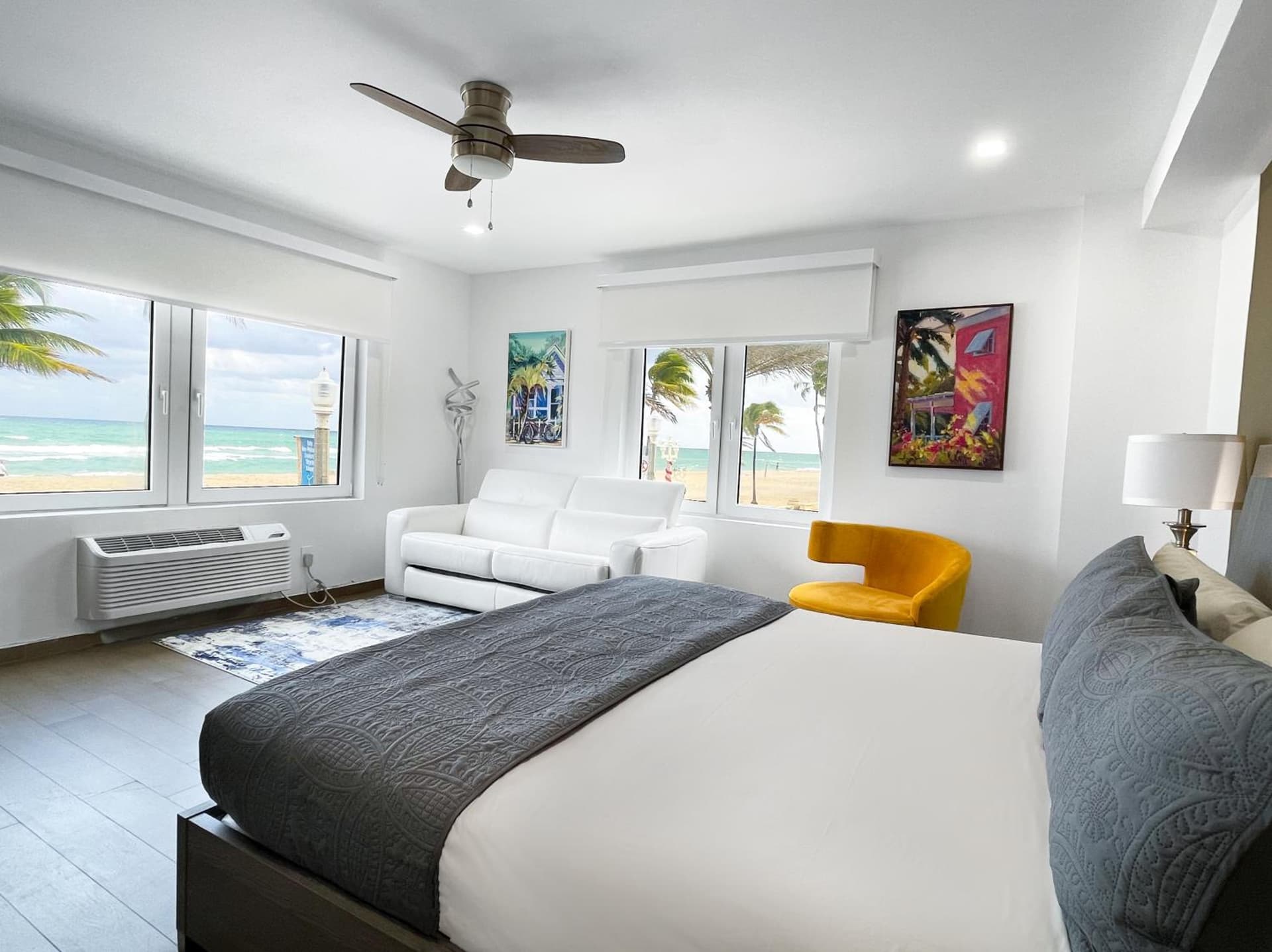 Hotel Sheldon interior in Hollywood, FL — gallery photo 2