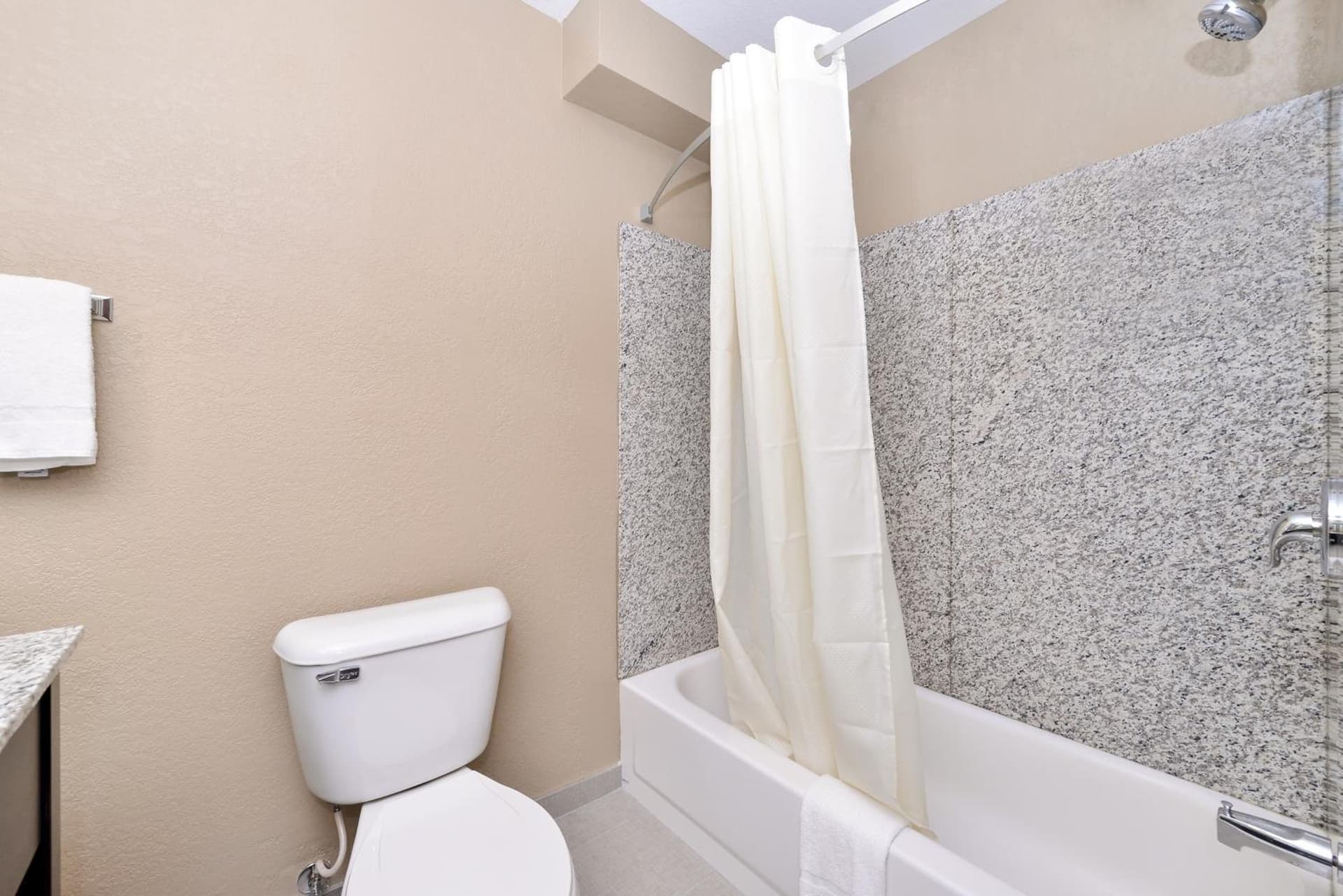 Comfort Inn & Suites Springfield I-55 gallery photo in Springfield, IL — image 30
