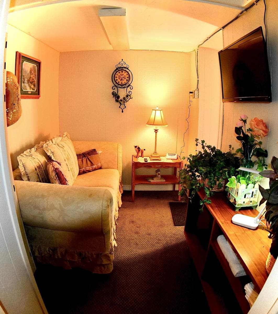 Salmon River Inn interior in Salmon, ID — gallery photo 2