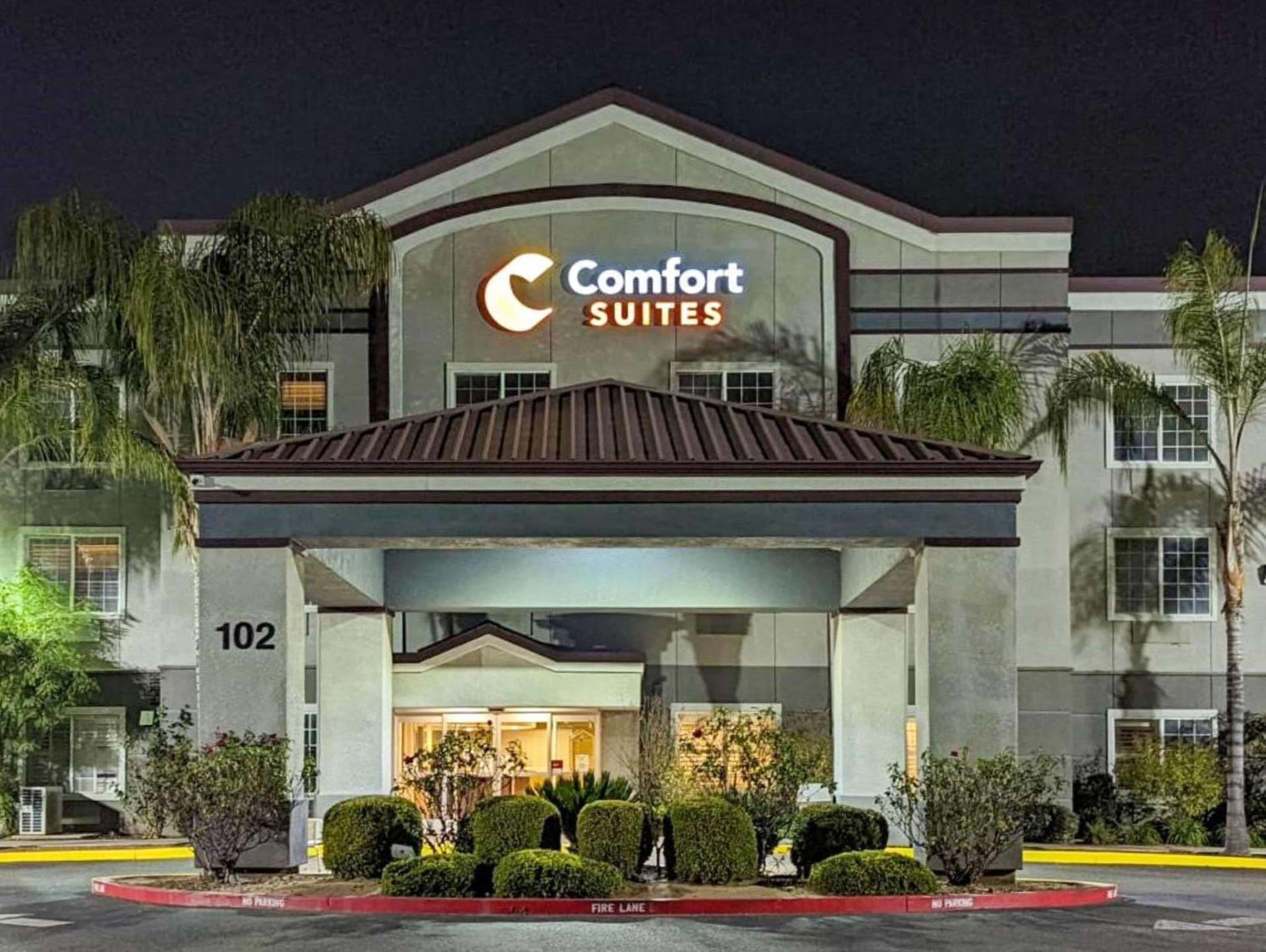 Comfort Suites Fresno River Park featured exterior or lobby in Fresno, CA — similar hotel