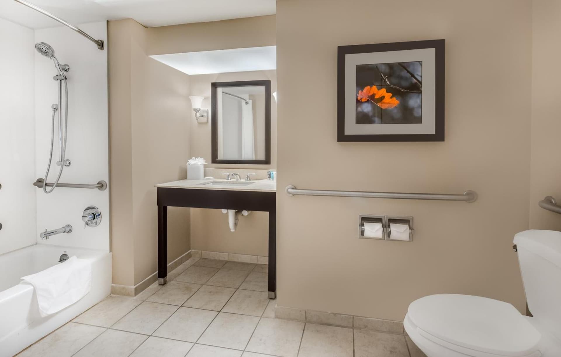 Crowne Plaza Cleveland at Playhouse Square by IHG gallery photo in Cleveland, OH — image 25