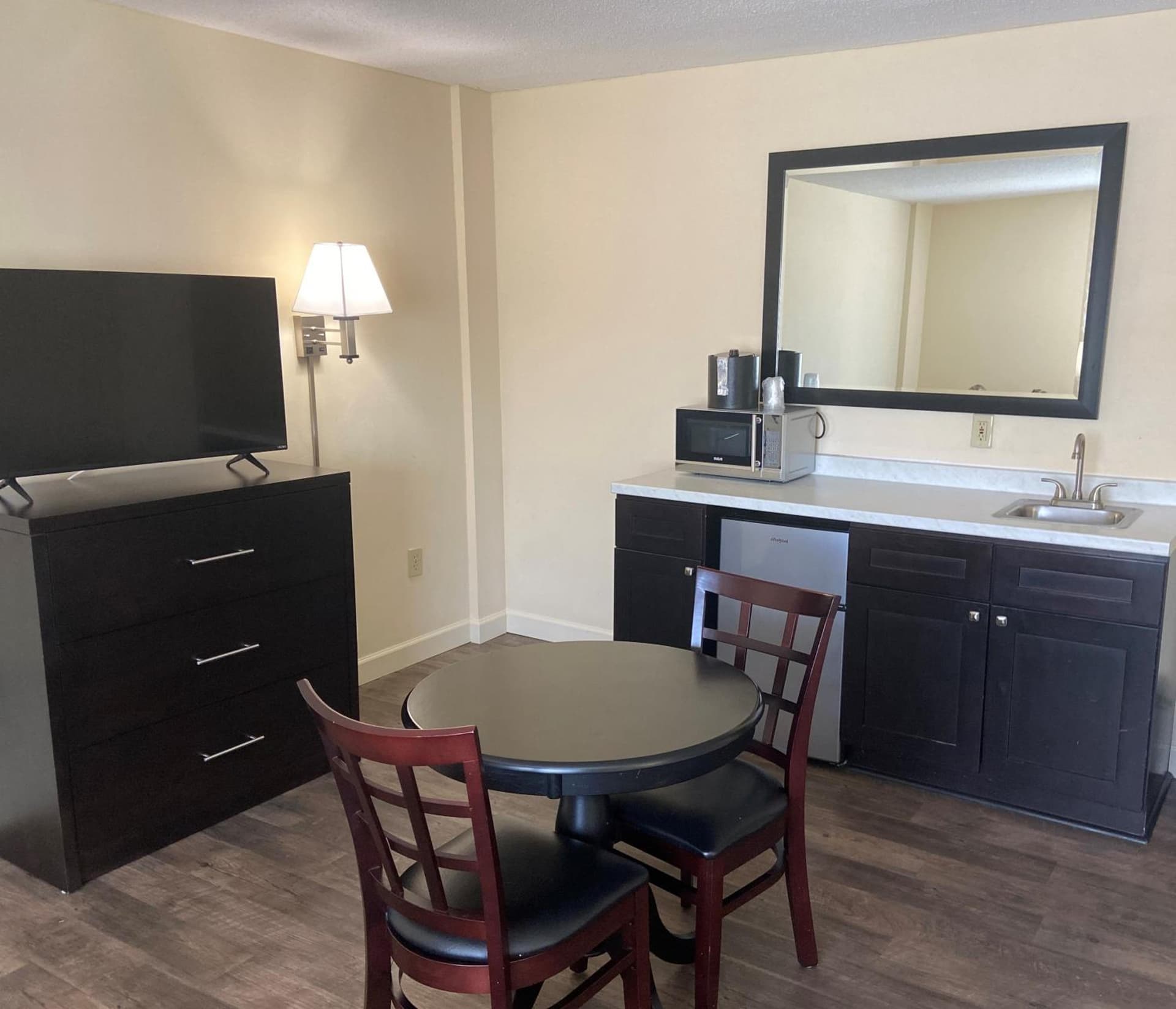 University Inn Duke gallery photo in Durham, NC — image 23