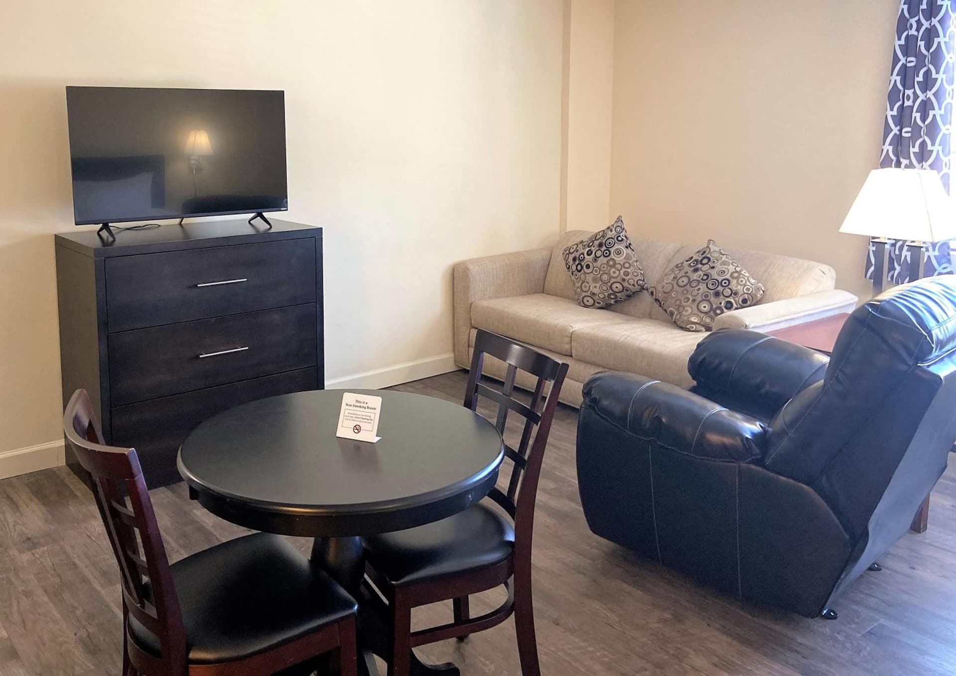 University Inn Duke gallery photo in Durham, NC — image 28