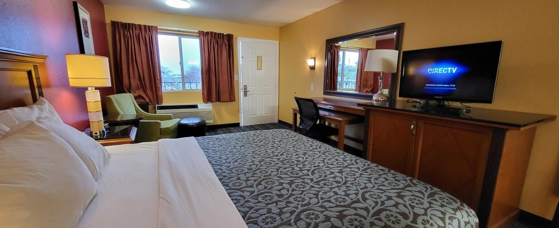 Olympic Inn & Suites Port Angeles property views in Port Angeles, WA — gallery photo 3