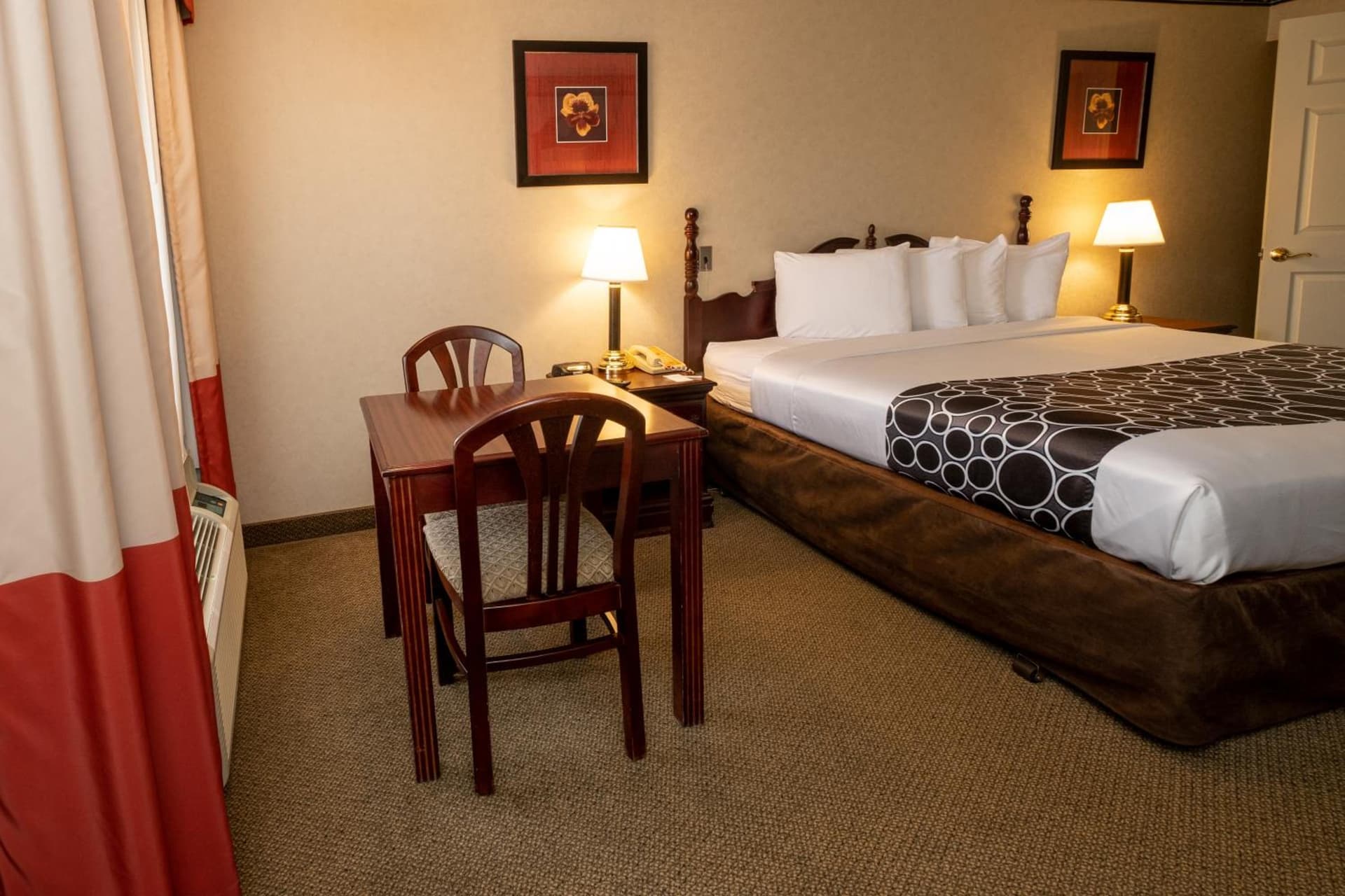 Hilltop Inn & Suites, near Foxwoods Casino gallery photo in North Stonington — image 58