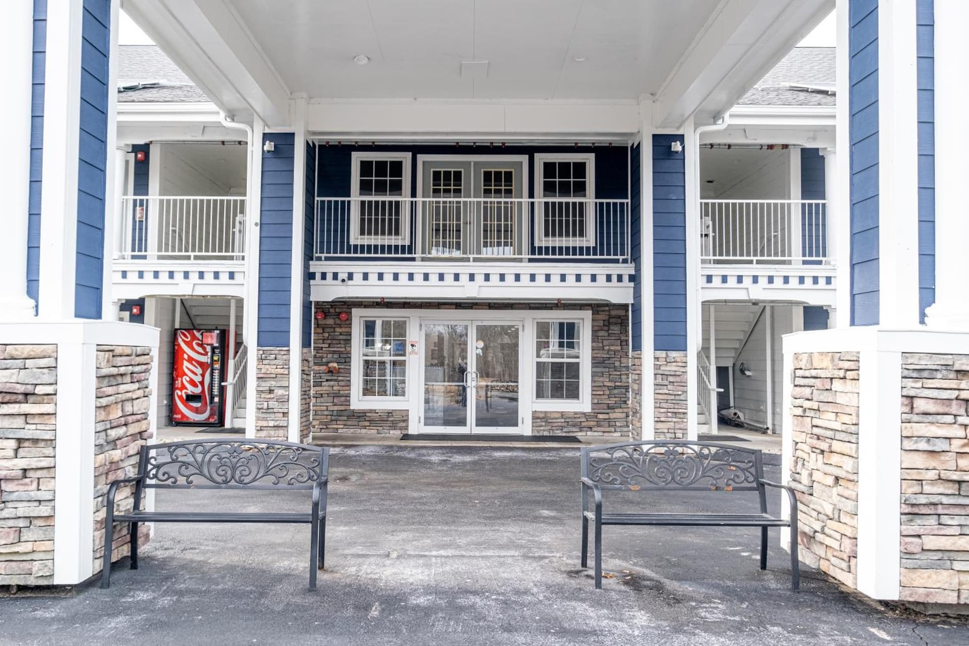 Hilltop Inn & Suites, near Foxwoods Casino gallery photo in North Stonington — image 71
