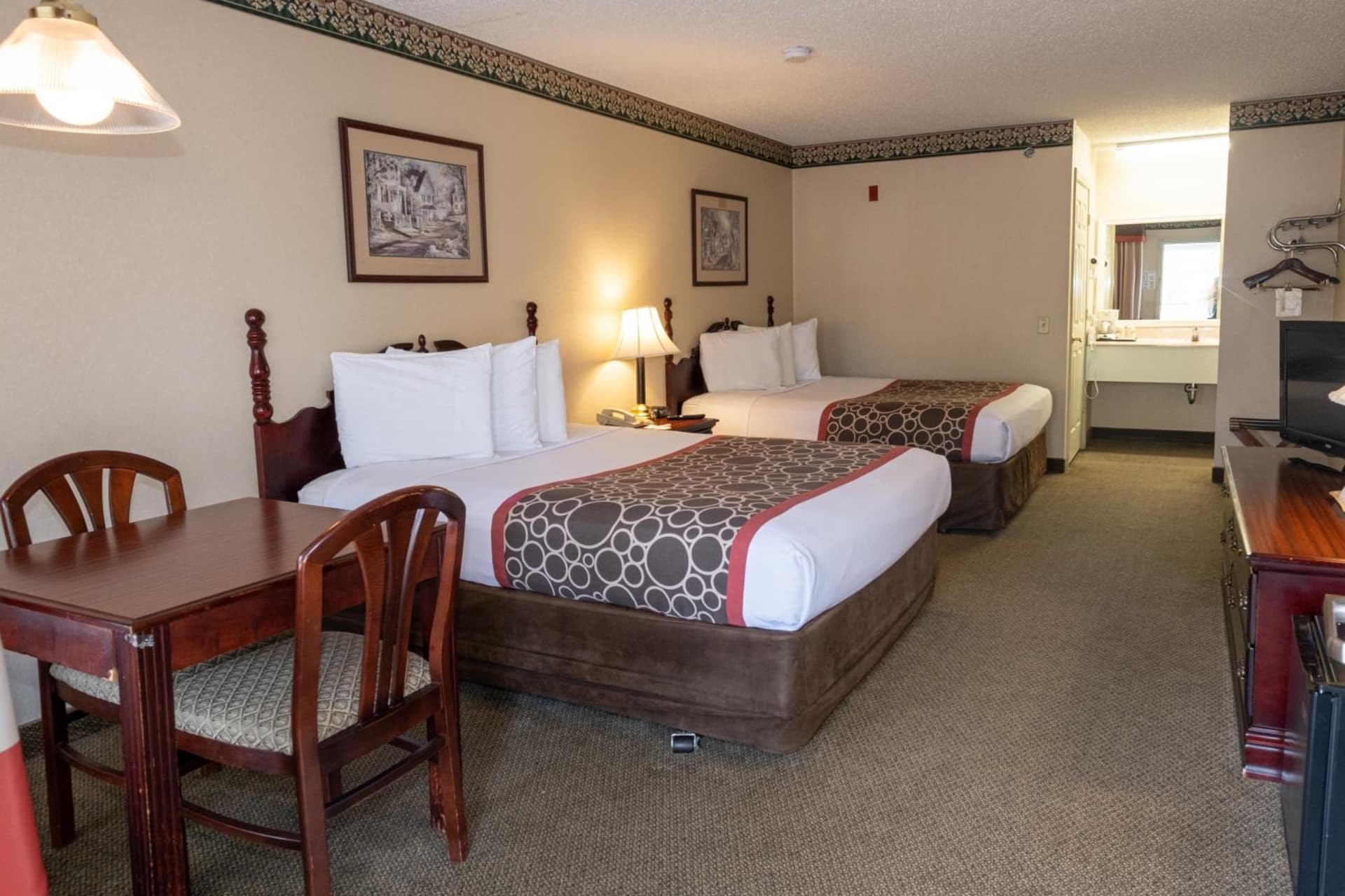 Hilltop Inn & Suites, near Foxwoods Casino gallery photo in North Stonington — image 48
