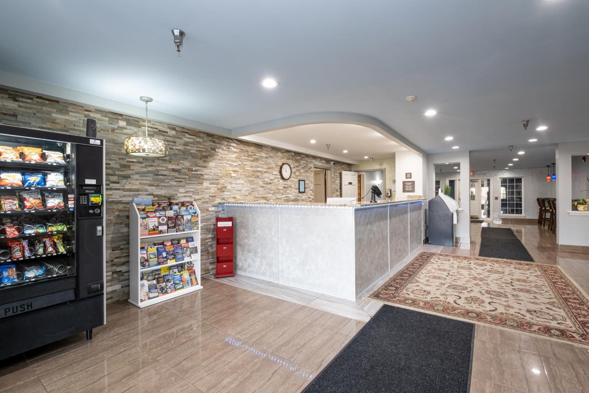Hilltop Inn & Suites, near Foxwoods Casino gallery photo in North Stonington — image 60