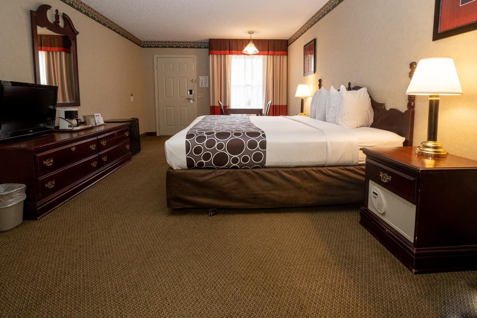 Hilltop Inn & Suites, near Foxwoods Casino gallery photo in North Stonington — image 44