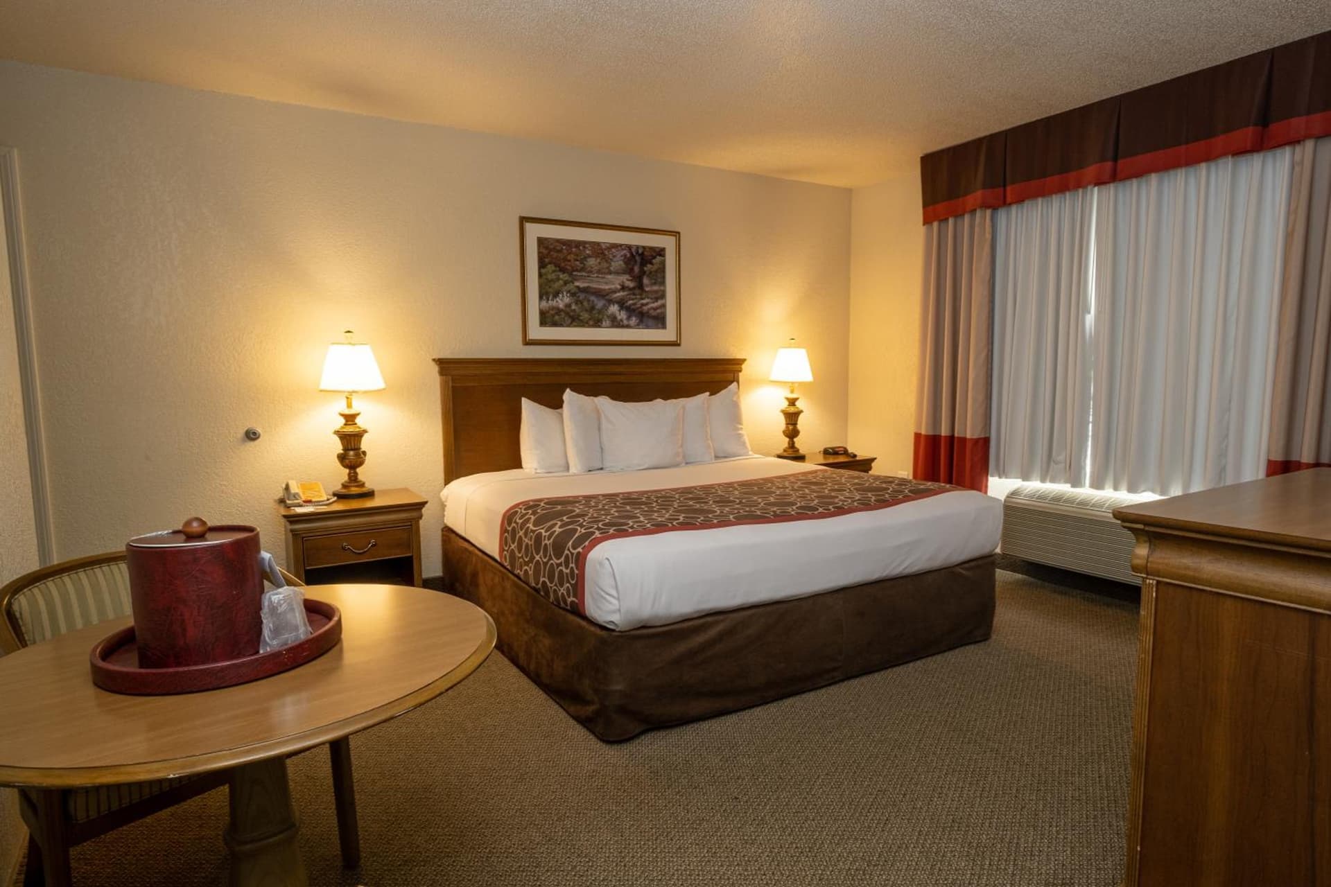 Hilltop Inn & Suites, near Foxwoods Casino gallery photo in North Stonington — image 88