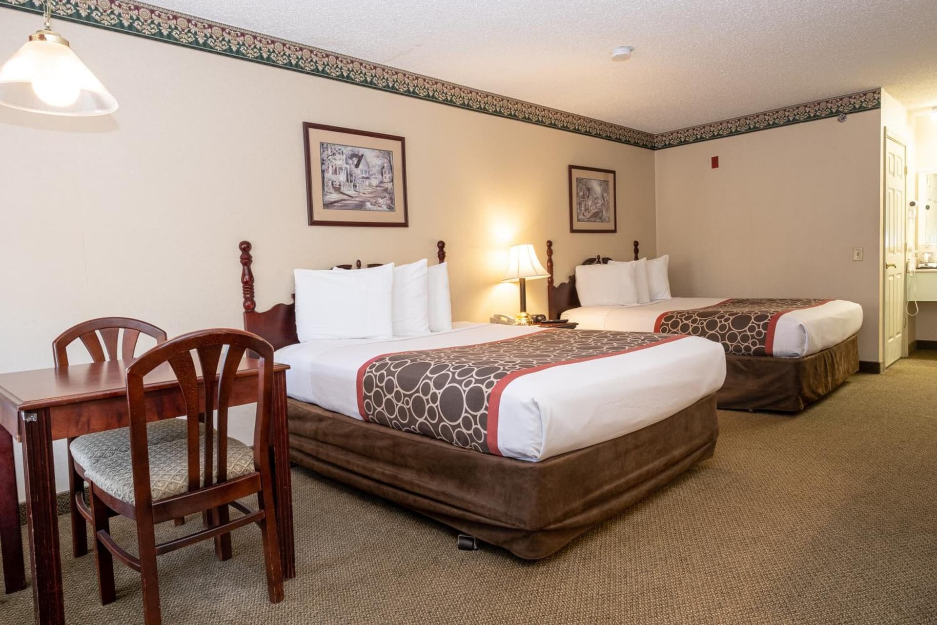 Hilltop Inn & Suites, near Foxwoods Casino gallery photo in North Stonington — image 30