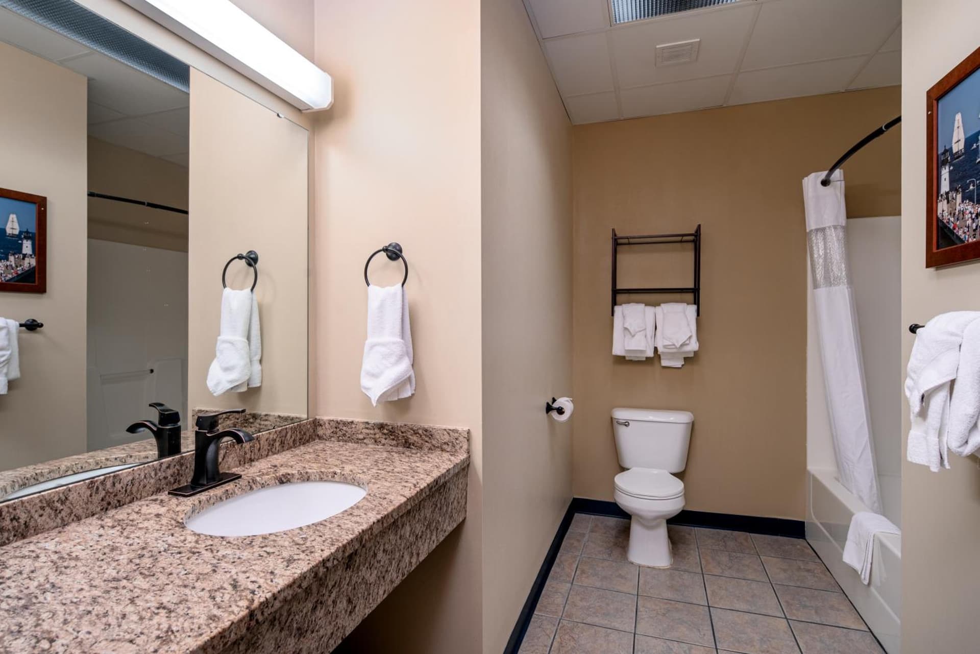 The Suites Hotel at Waterfront Plaza gallery photo in Duluth, MN — image 27