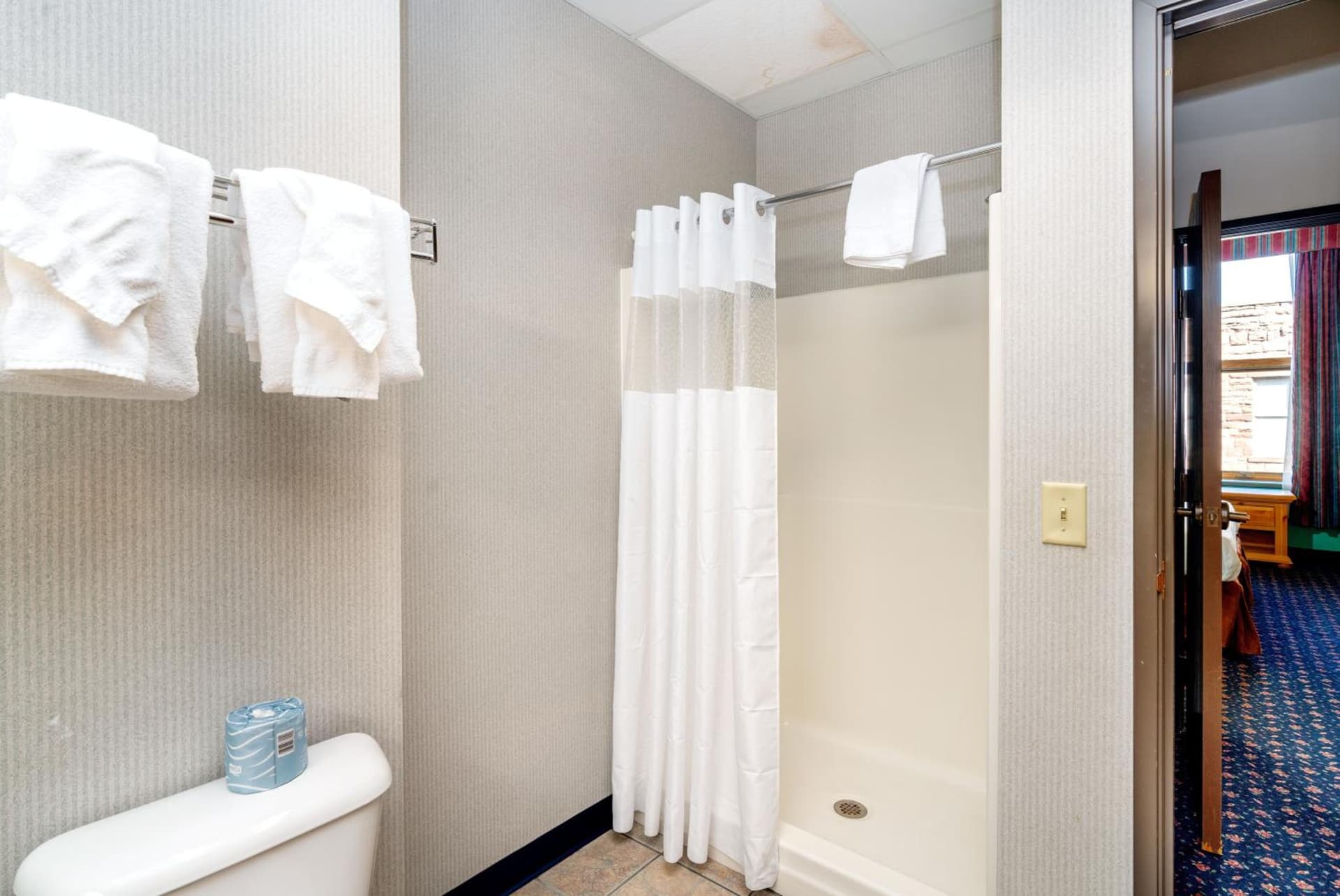 The Suites Hotel at Waterfront Plaza gallery photo in Duluth, MN — image 11